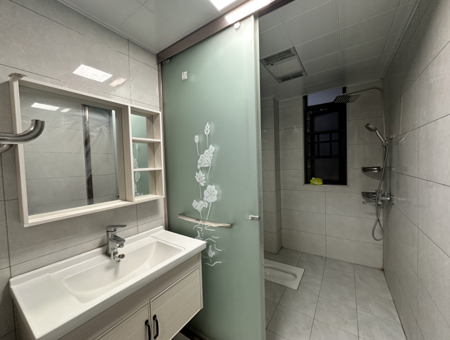 福天藏郡院子  4室2厅2卫    2000.0元/月 福天藏郡院子  4室2厅2卫    2000.0元/月室内图