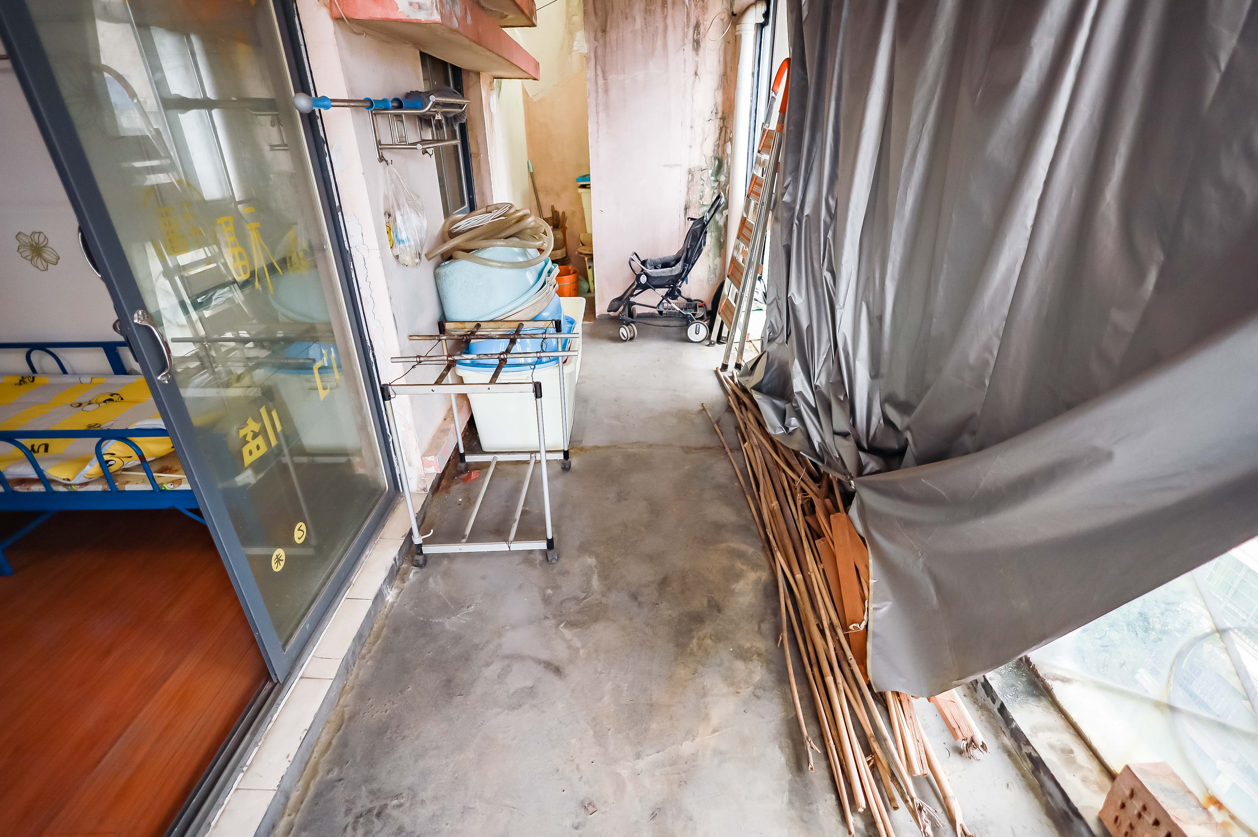 静园山庄  2室1厅2卫   46.80万阳台