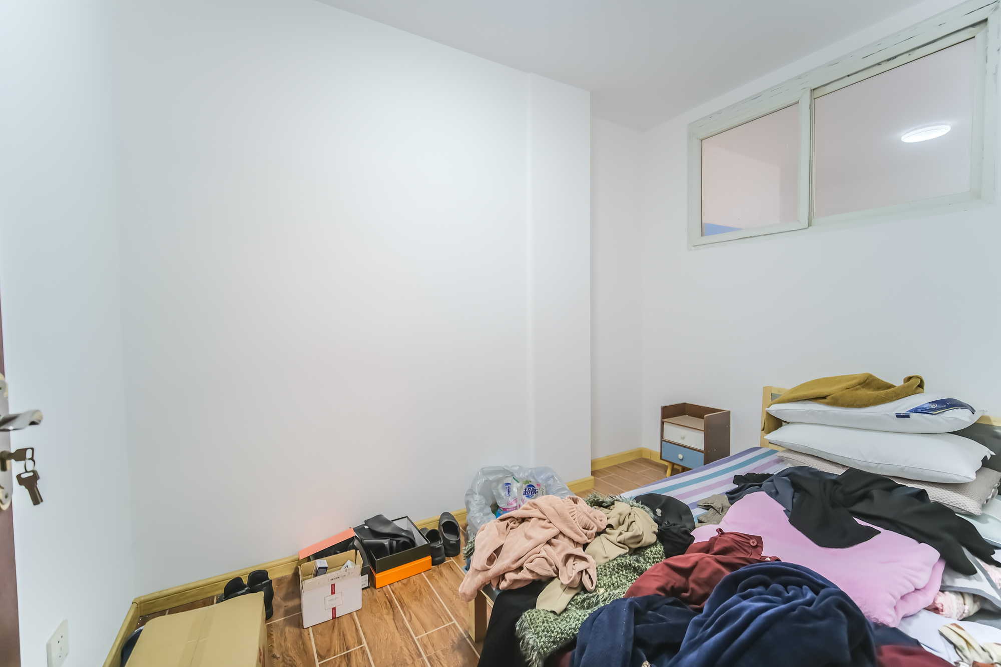 金鹰机电大市场 2室2厅1卫 28.0万 金鹰机电大市场 2室2厅1卫 28.0万卧室