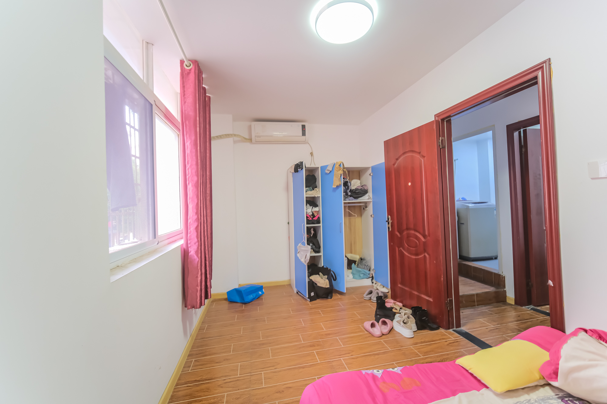 金鹰机电大市场 2室2厅1卫 28.0万 金鹰机电大市场 2室2厅1卫 28.0万卧室