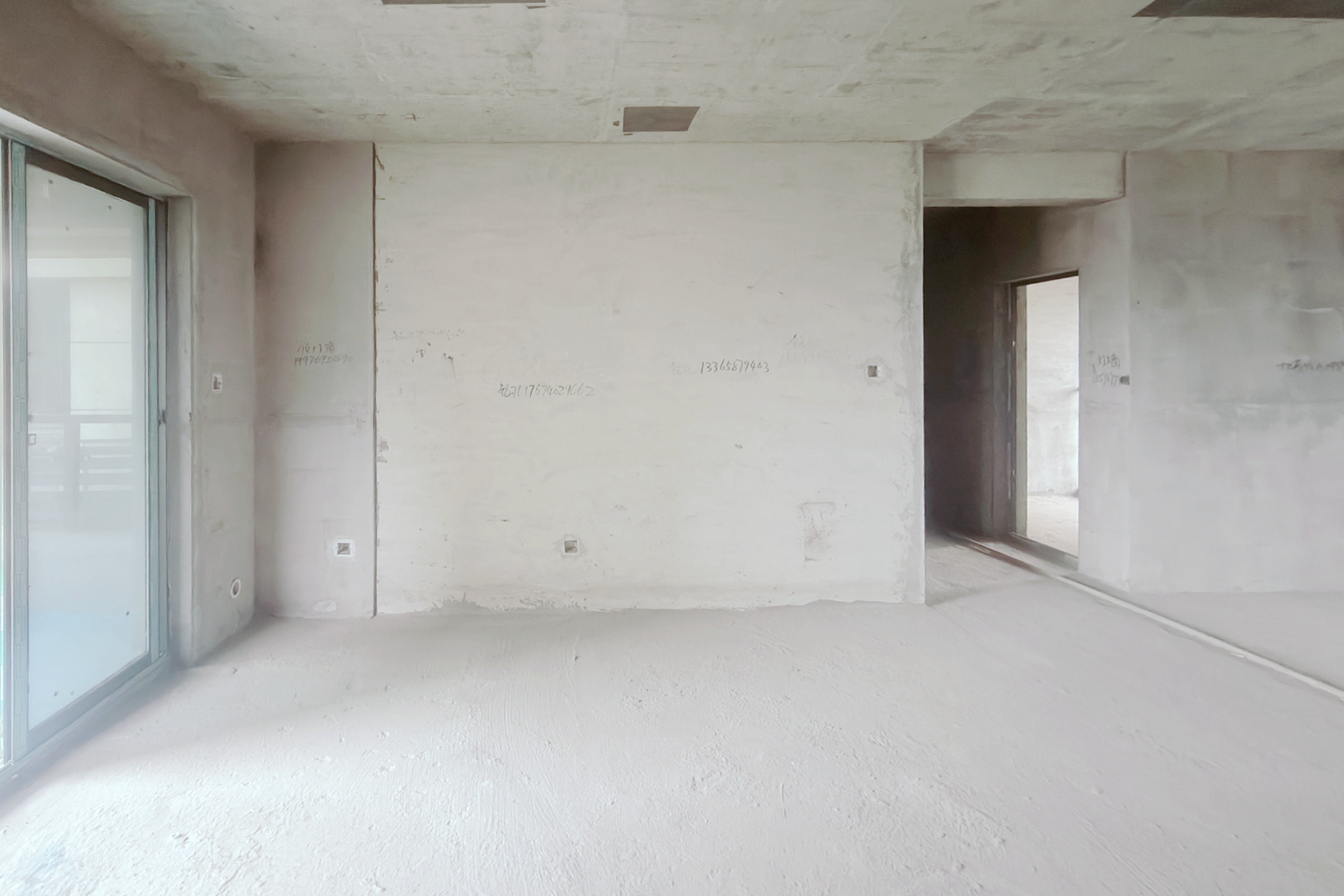 润和山水郡  4室2厅2卫    88.5万 润和山水郡  4室2厅2卫    88.5万客厅