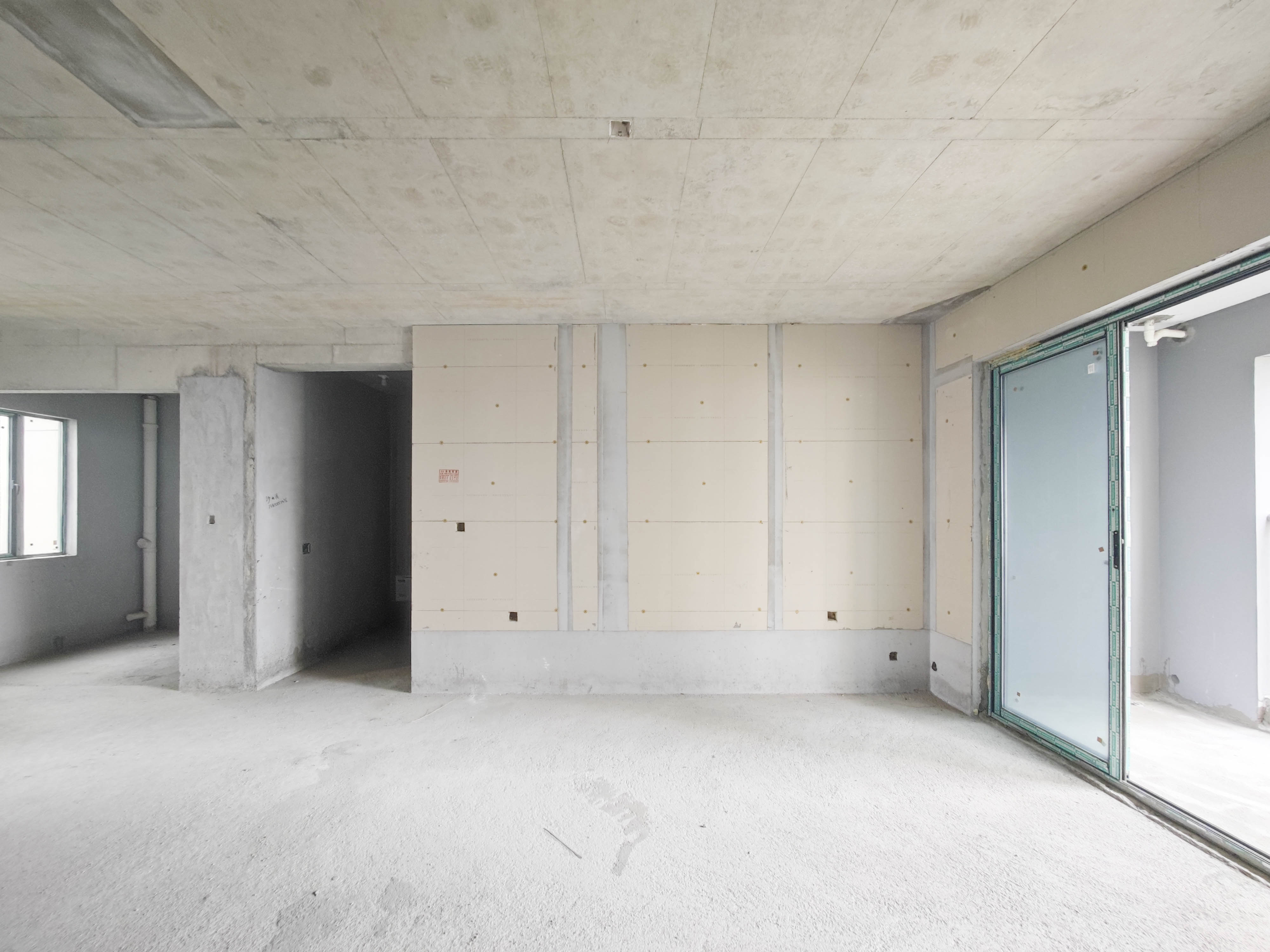 润和星河玥 4室2厅2卫 130.0万 润和星河玥 4室2厅2卫 130.0万客厅