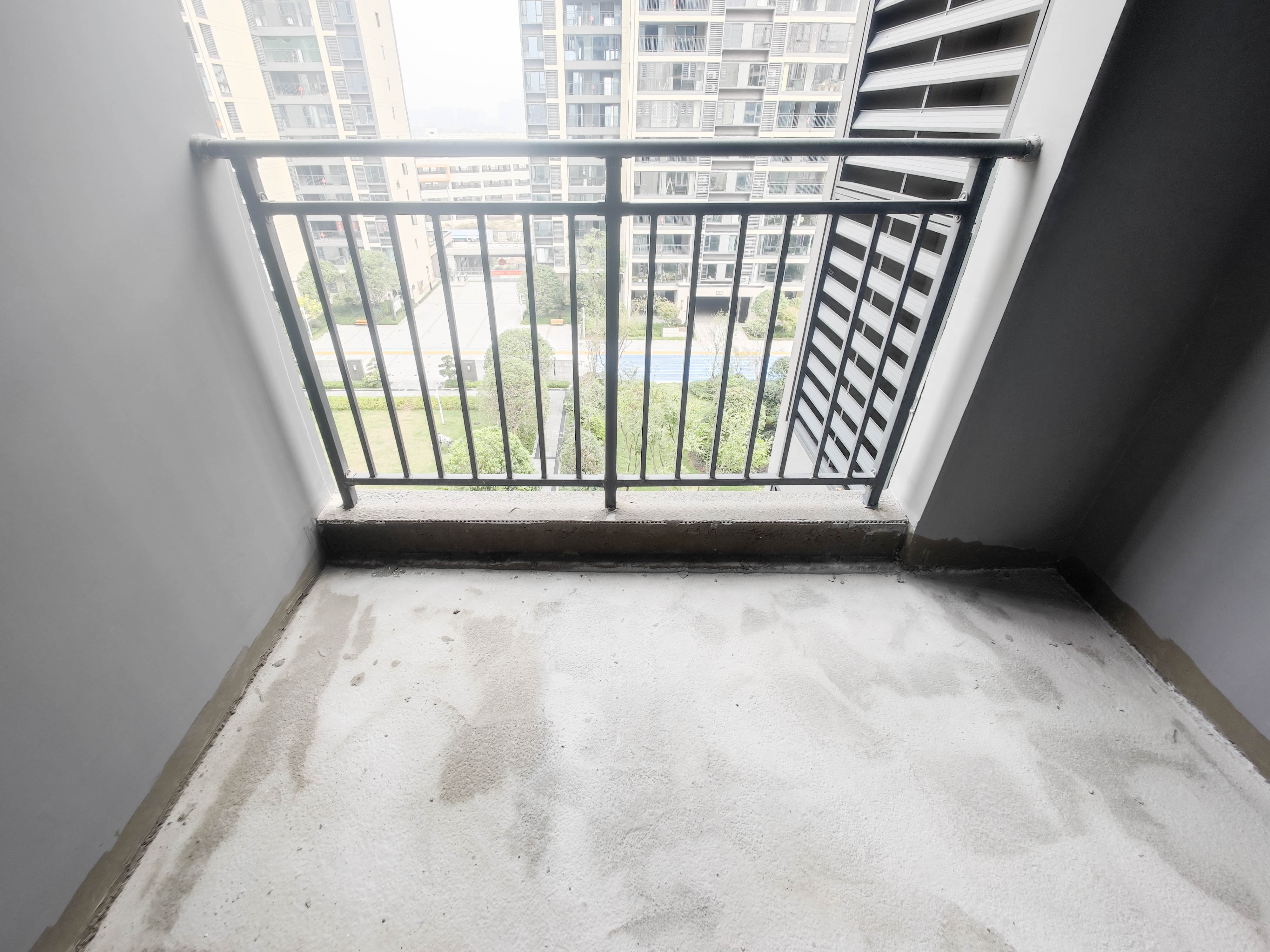 润和星河玥 4室2厅2卫 130.0万 润和星河玥 4室2厅2卫 130.0万阳台