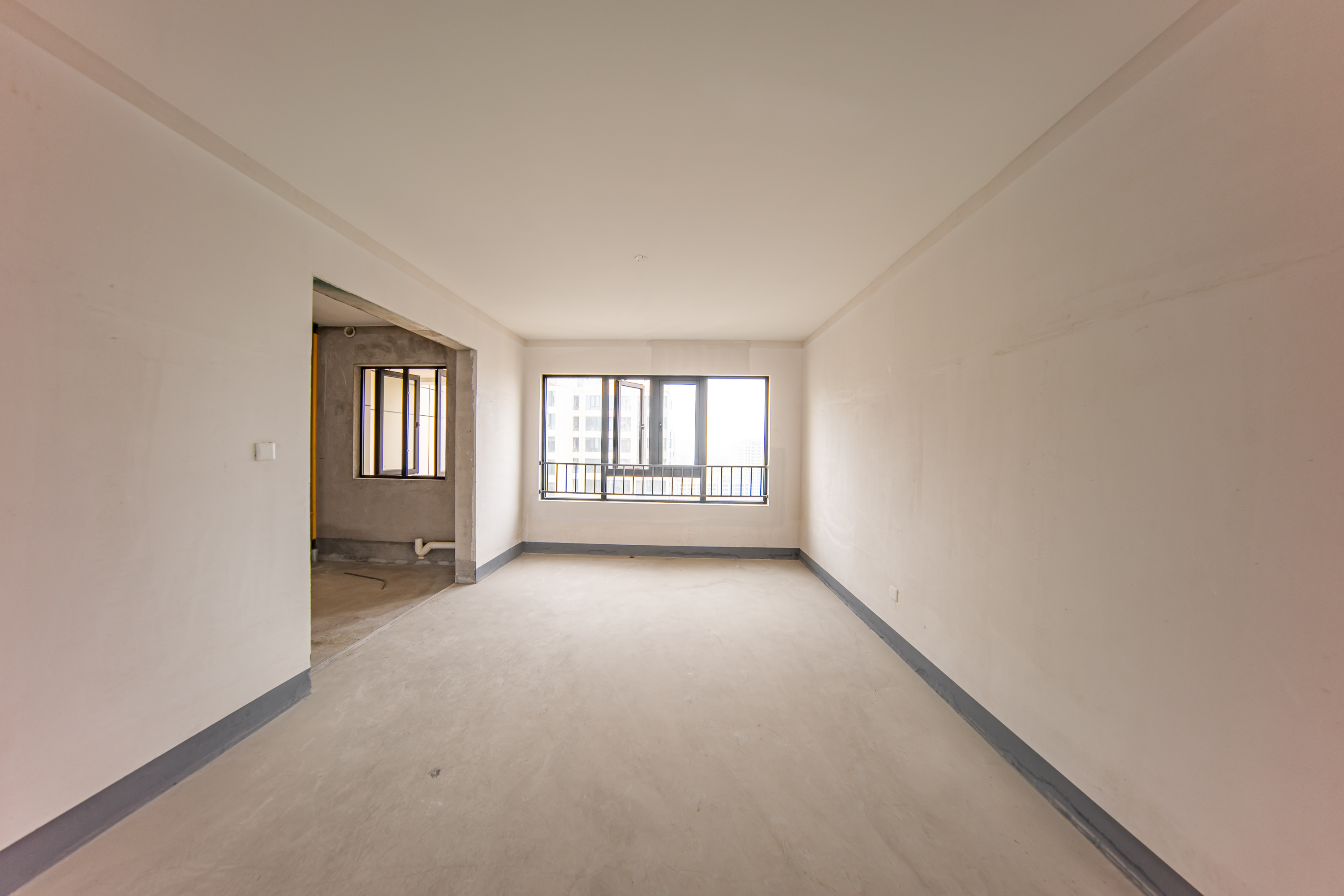 建投象山国际  4室2厅2卫   170.00万客厅