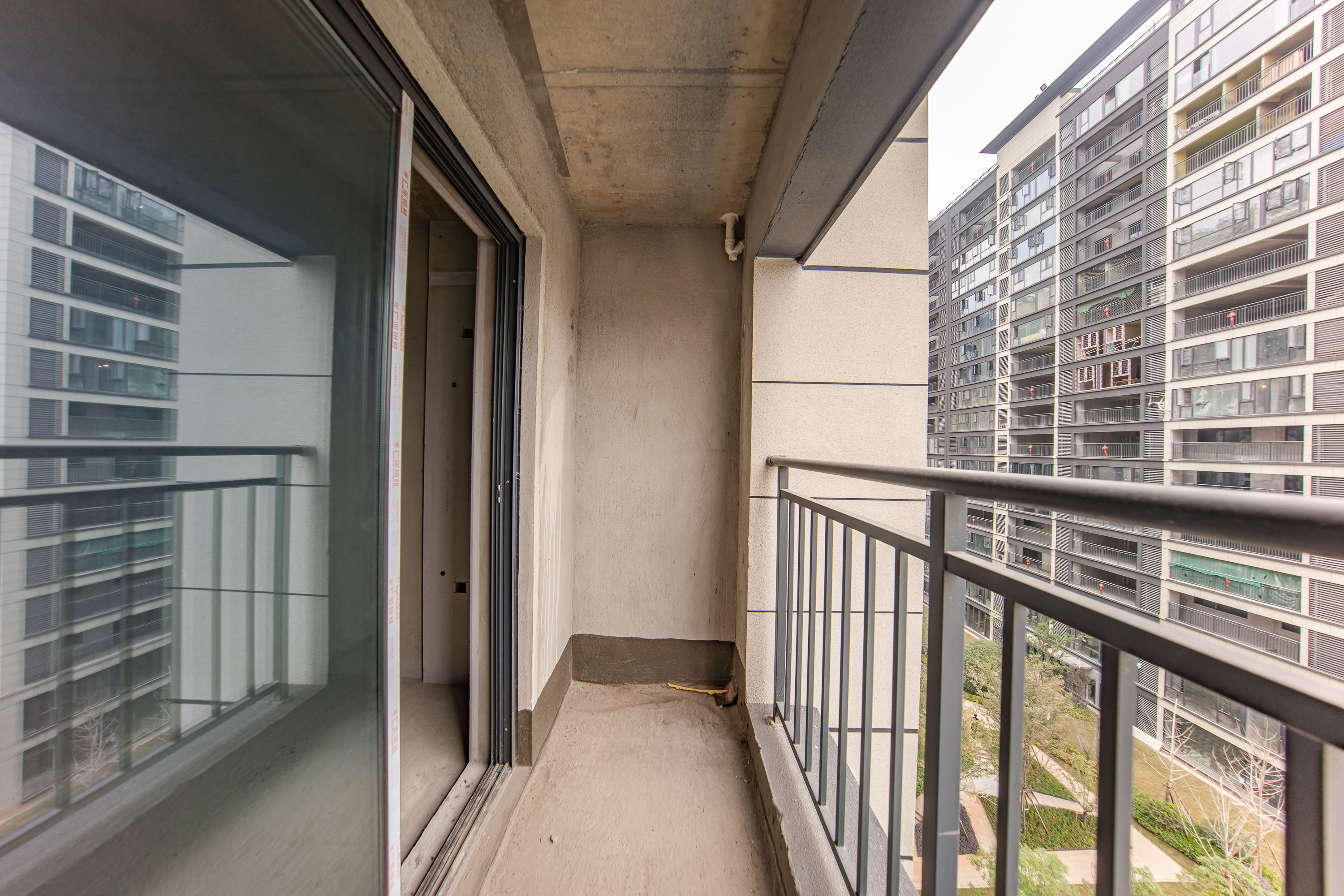 汉唐翰林府 1室0厅0卫 140.0万 汉唐翰林府 1室0厅0卫 140.0万阳台