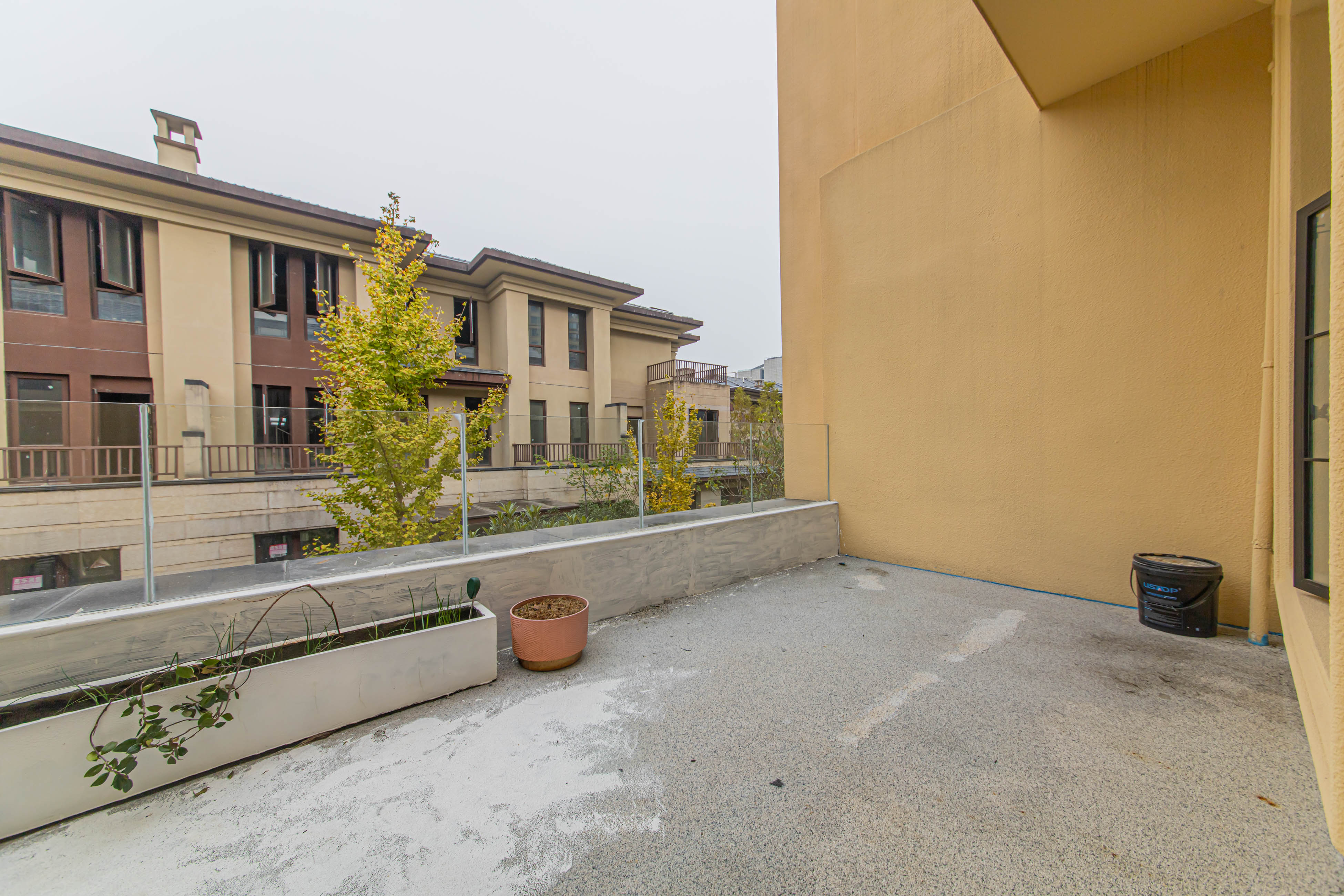 北辰中央公园A区  5室2厅4卫   568.00万阳台