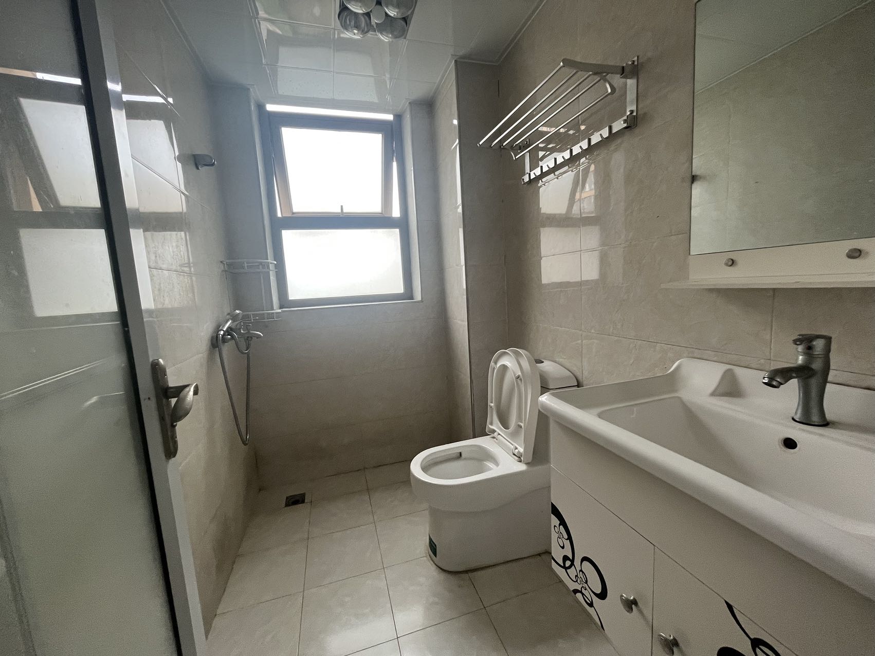 怡海星城 1室2厅2卫 1900.0元/月 怡海星城 1室2厅2卫 1900.0元/月室内图