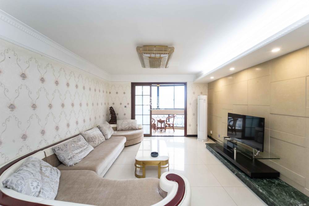 世嘉国际华城  3室2厅2卫    133.0万