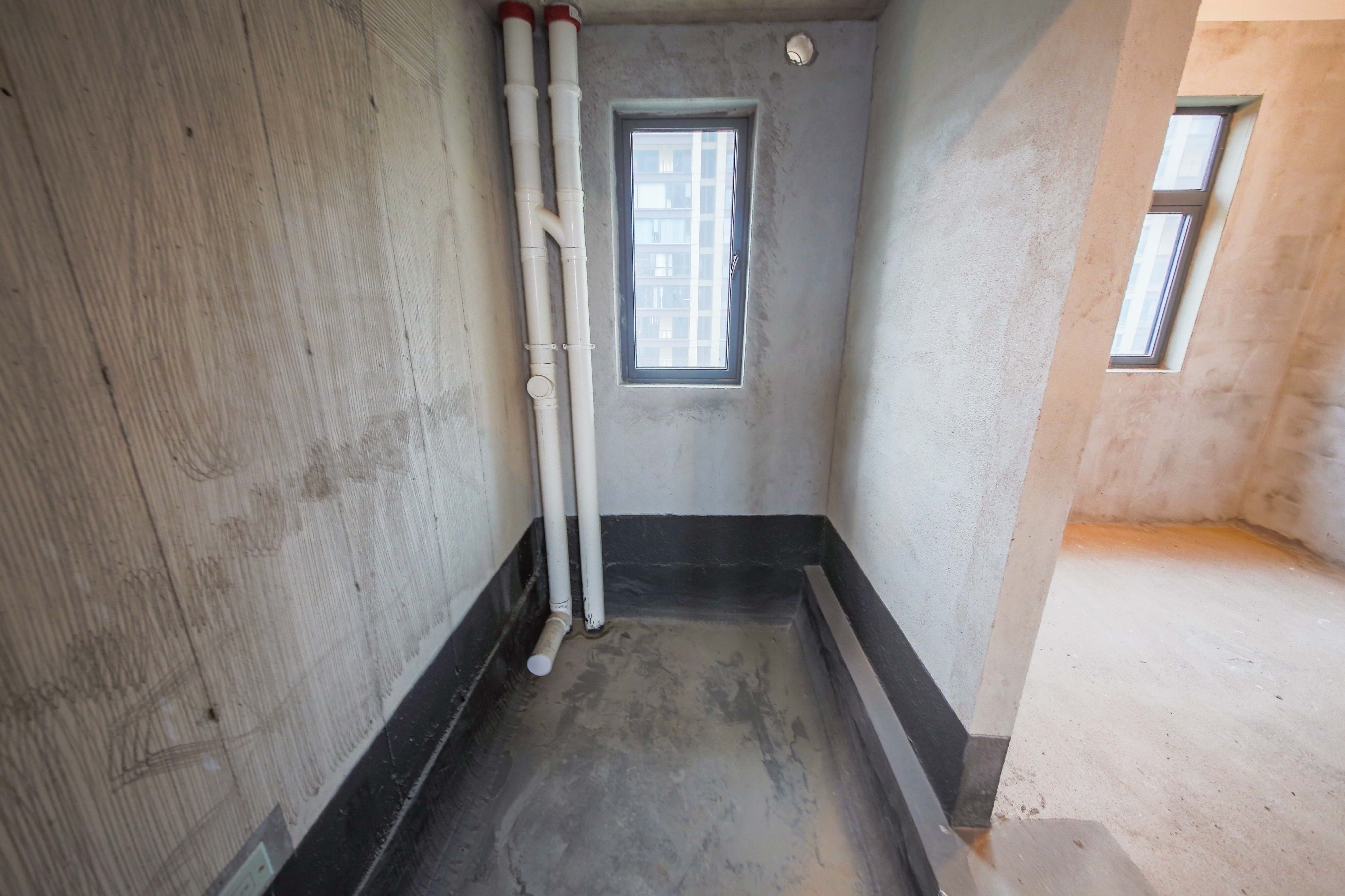 中建钰和城  4室2厅2卫   176.00万卫生间