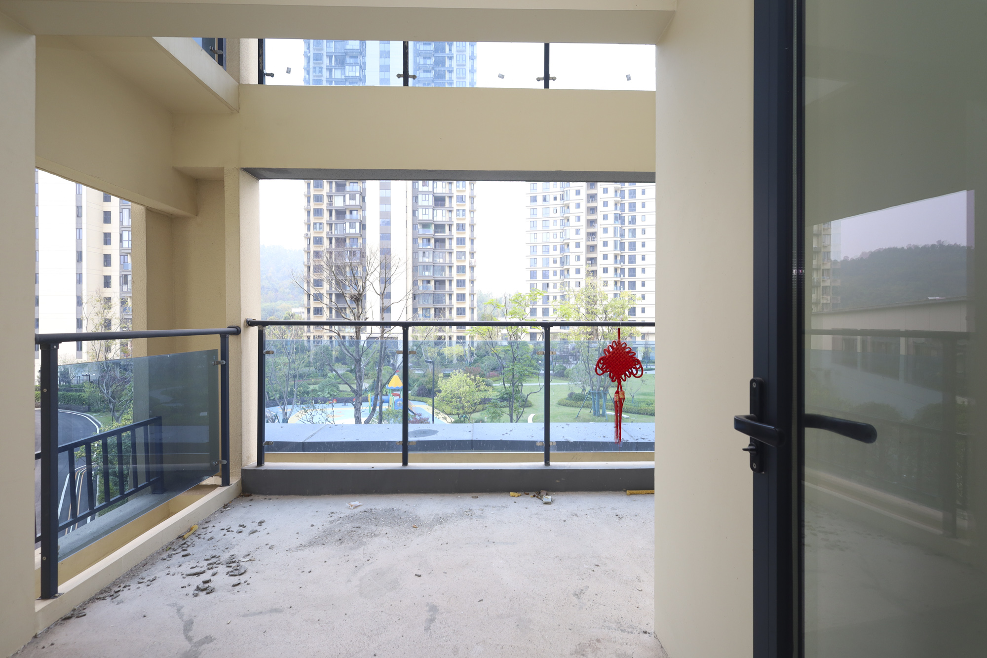 地铁中建江山玖樾  4室2厅2卫   155.00万阳台