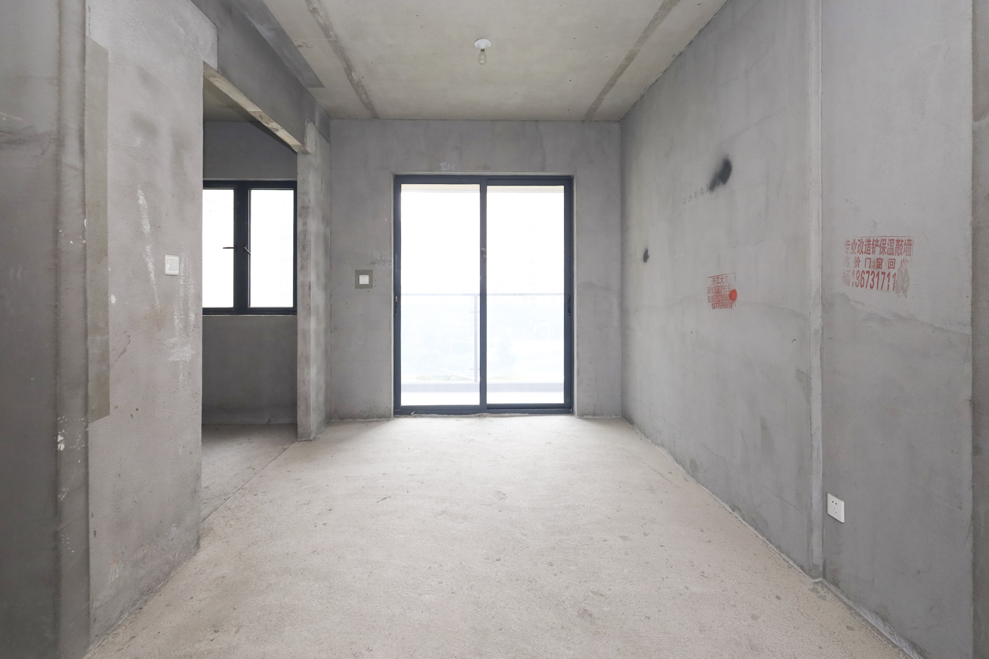 地铁中建江山玖樾  4室2厅2卫   186.00万其他
