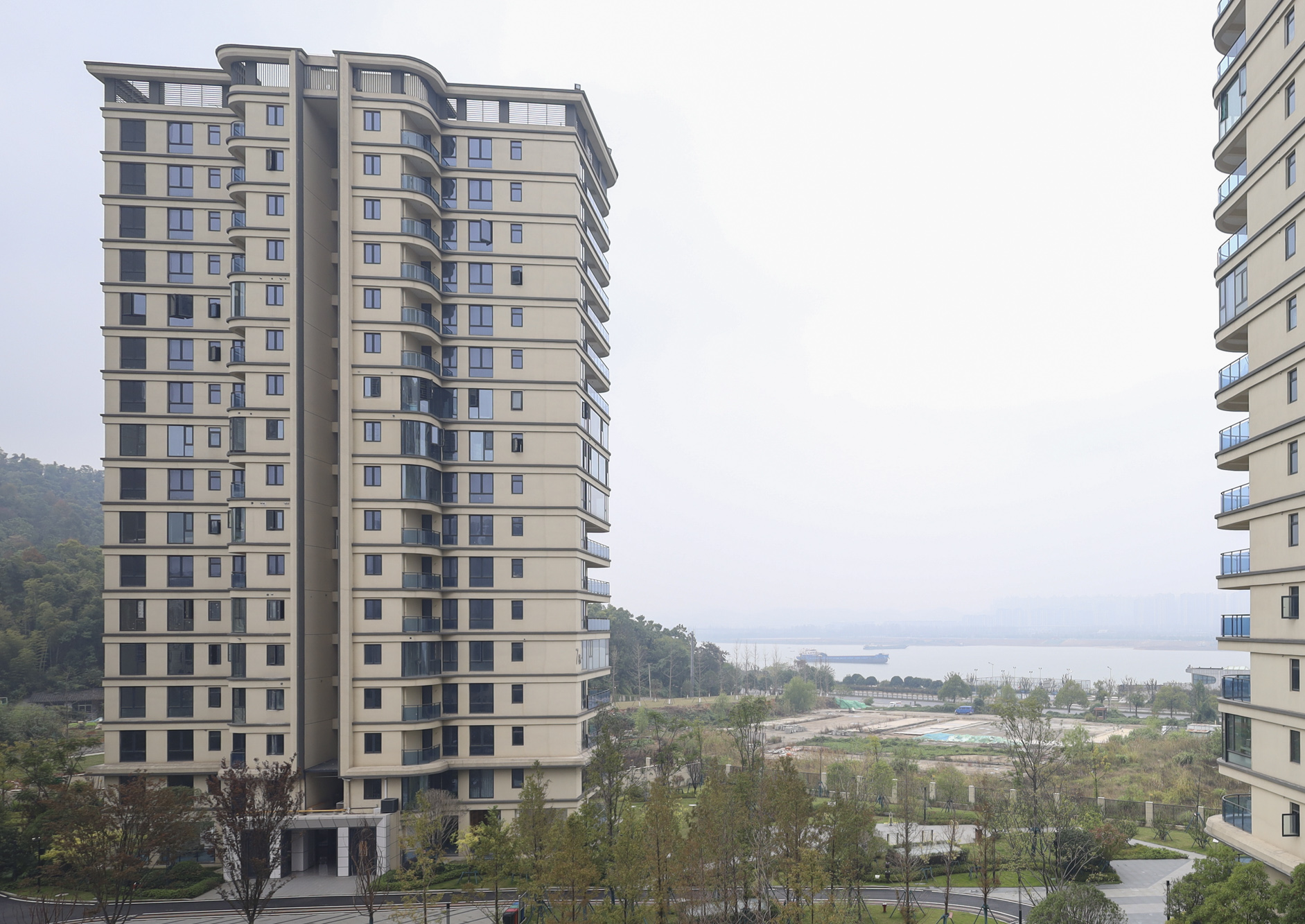 地铁中建江山玖樾  4室2厅2卫   186.00万其他