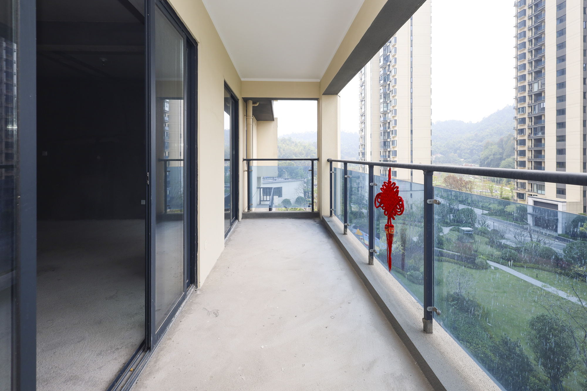 地铁中建江山玖樾  4室2厅2卫   186.00万阳台