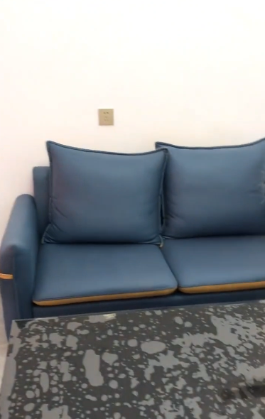 中南国际眼镜城(中伟商业中心)  1室1厅1卫    1400.0元/月 中南国际眼镜城(中伟商业中心)  1室1厅1卫    1400.0元/月室内图