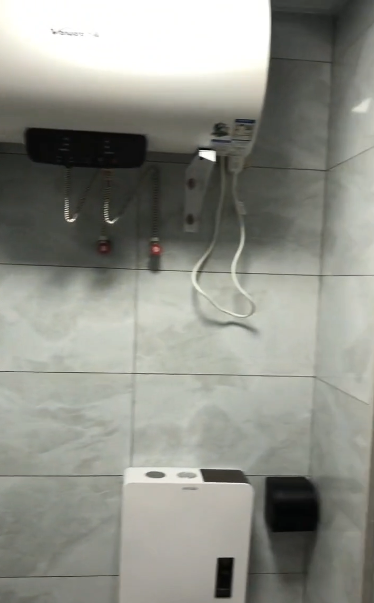 中南国际眼镜城(中伟商业中心)  1室1厅1卫    1400.0元/月 中南国际眼镜城(中伟商业中心)  1室1厅1卫    1400.0元/月室内图