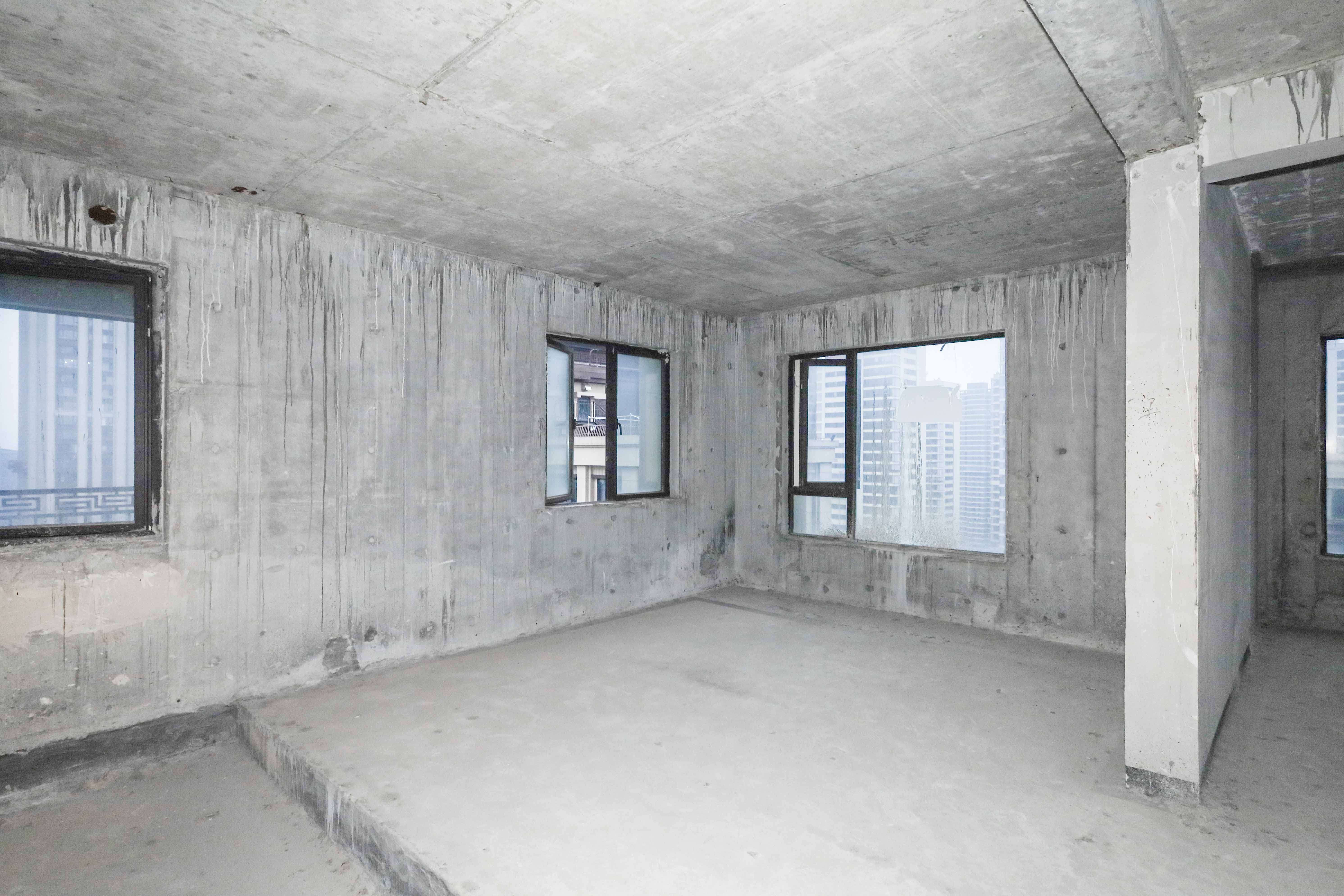 建发央著  6室2厅4卫   370.00万卧室
