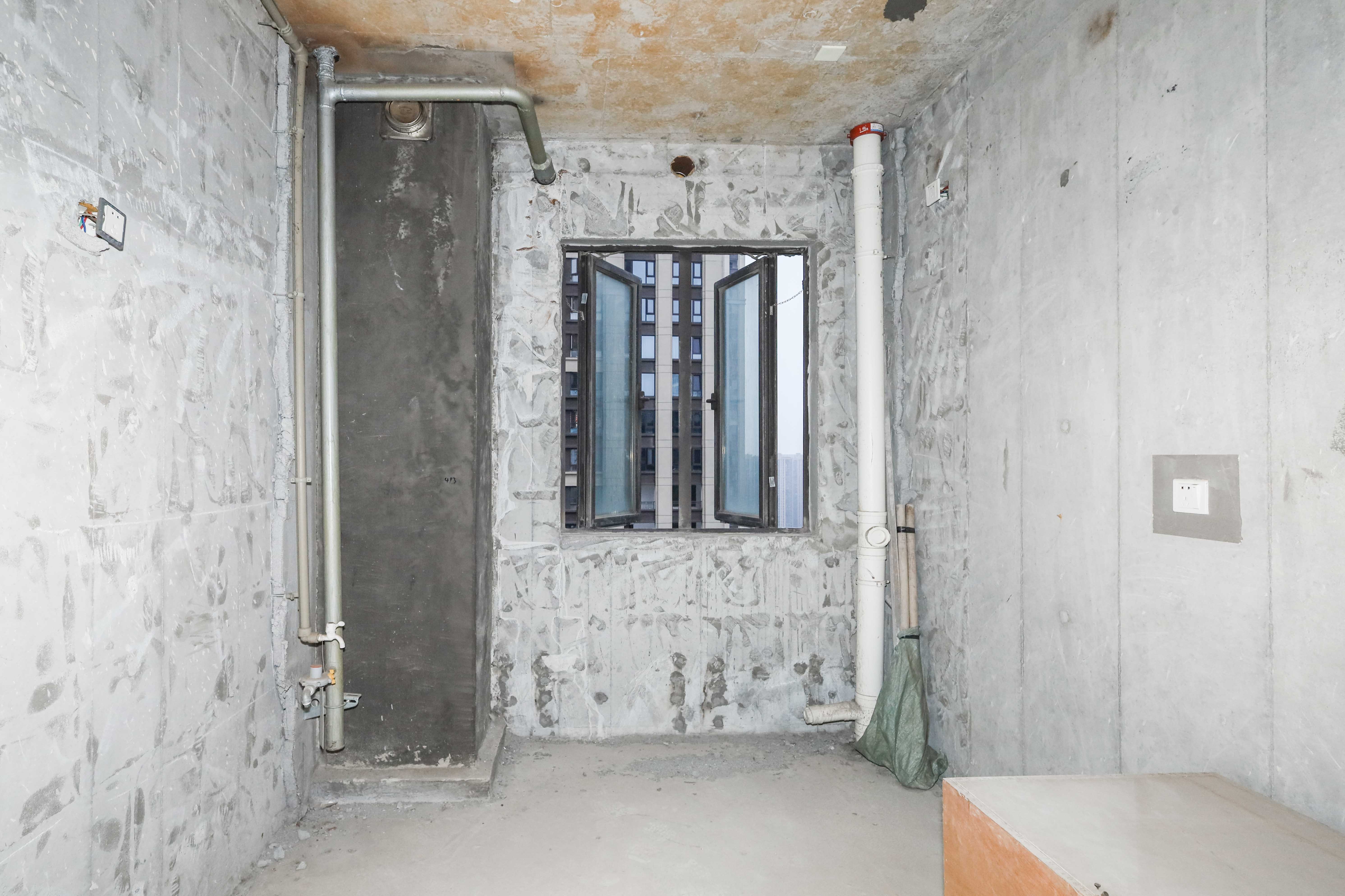 建发央著  6室2厅4卫   370.00万卫生间