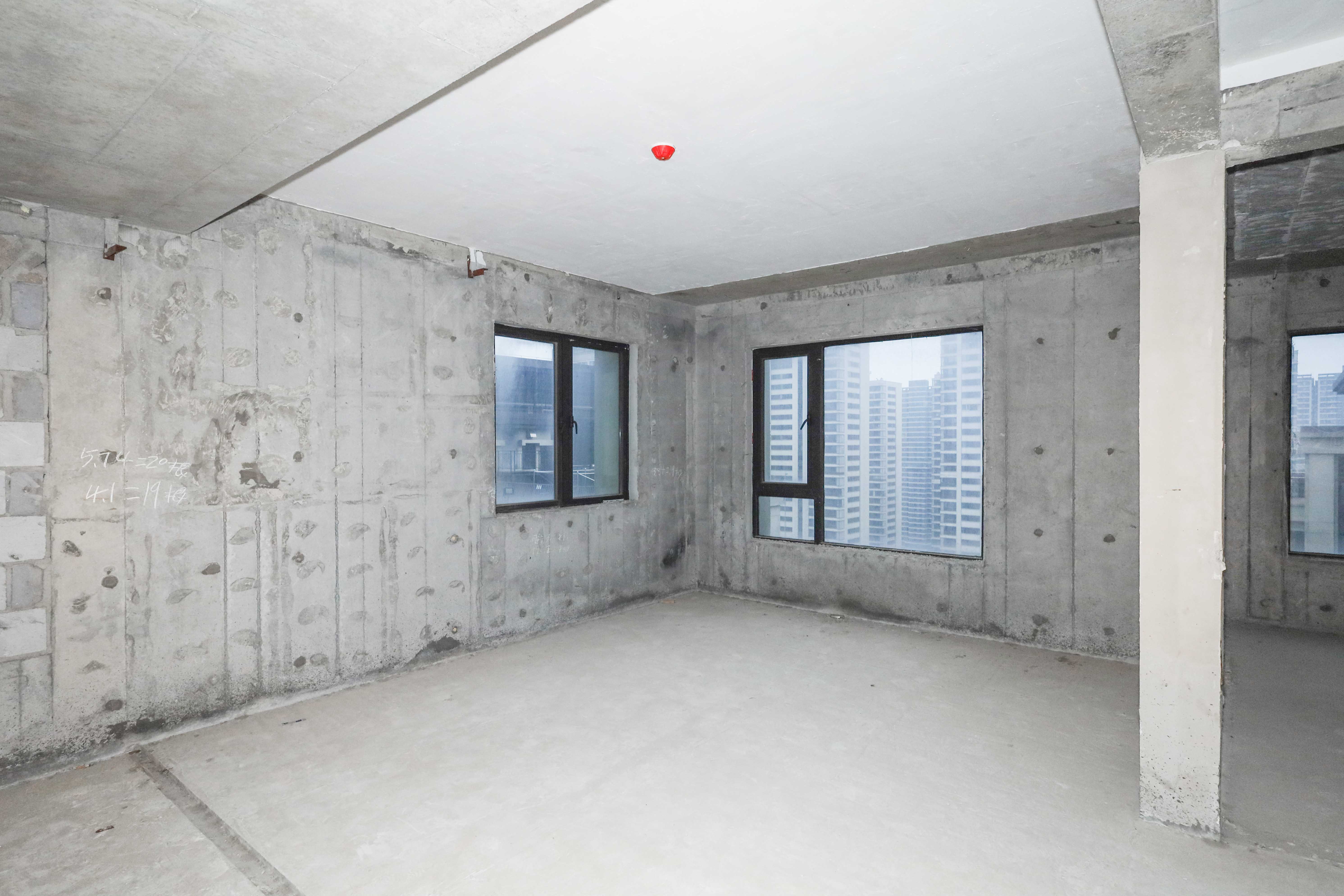 建发央著  6室2厅4卫   370.00万卧室