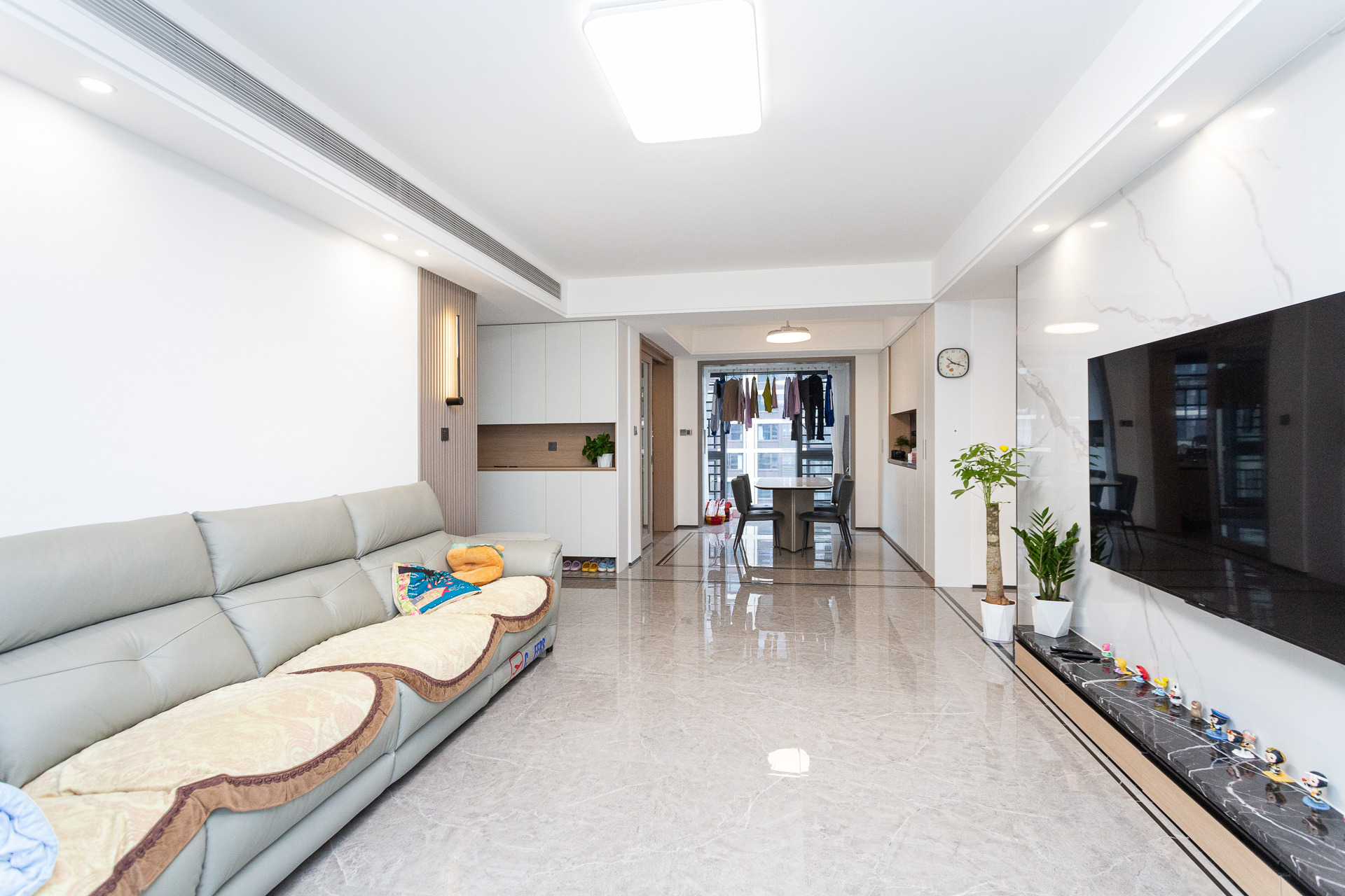 时代建发和著 4室2厅2卫 240.0万 时代建发和著 4室2厅2卫 240.0万客厅