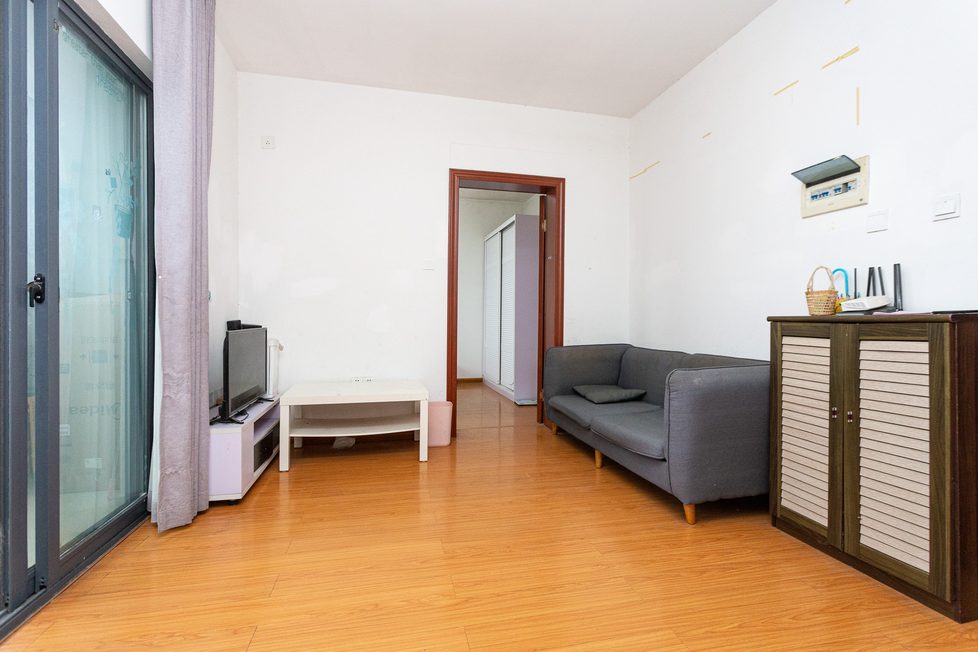 Cross尚公馆  1室1厅1卫    30.0万 Cross尚公馆  1室1厅1卫    30.0万客厅