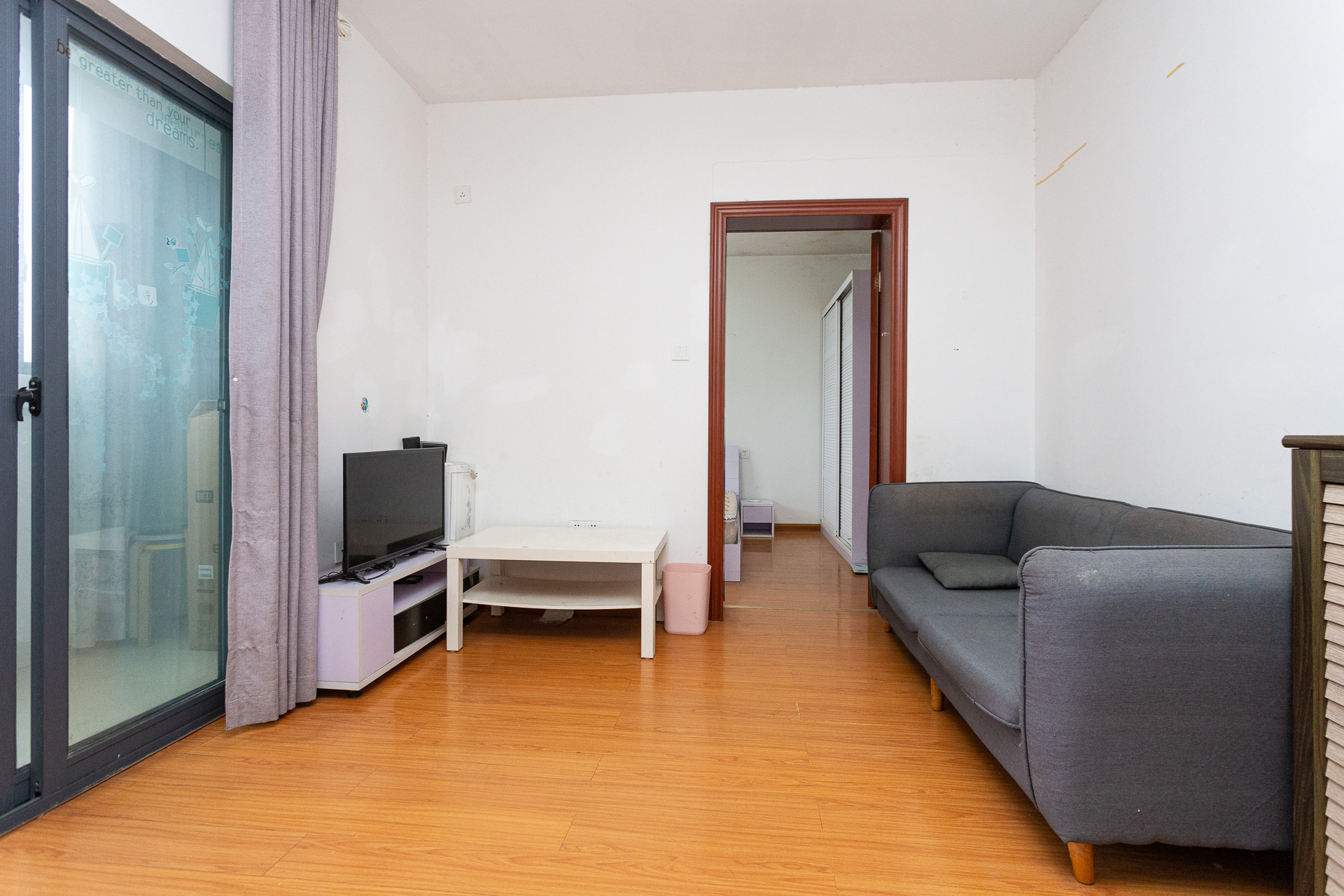 Cross尚公馆  1室1厅1卫    30.0万 Cross尚公馆  1室1厅1卫    30.0万客厅