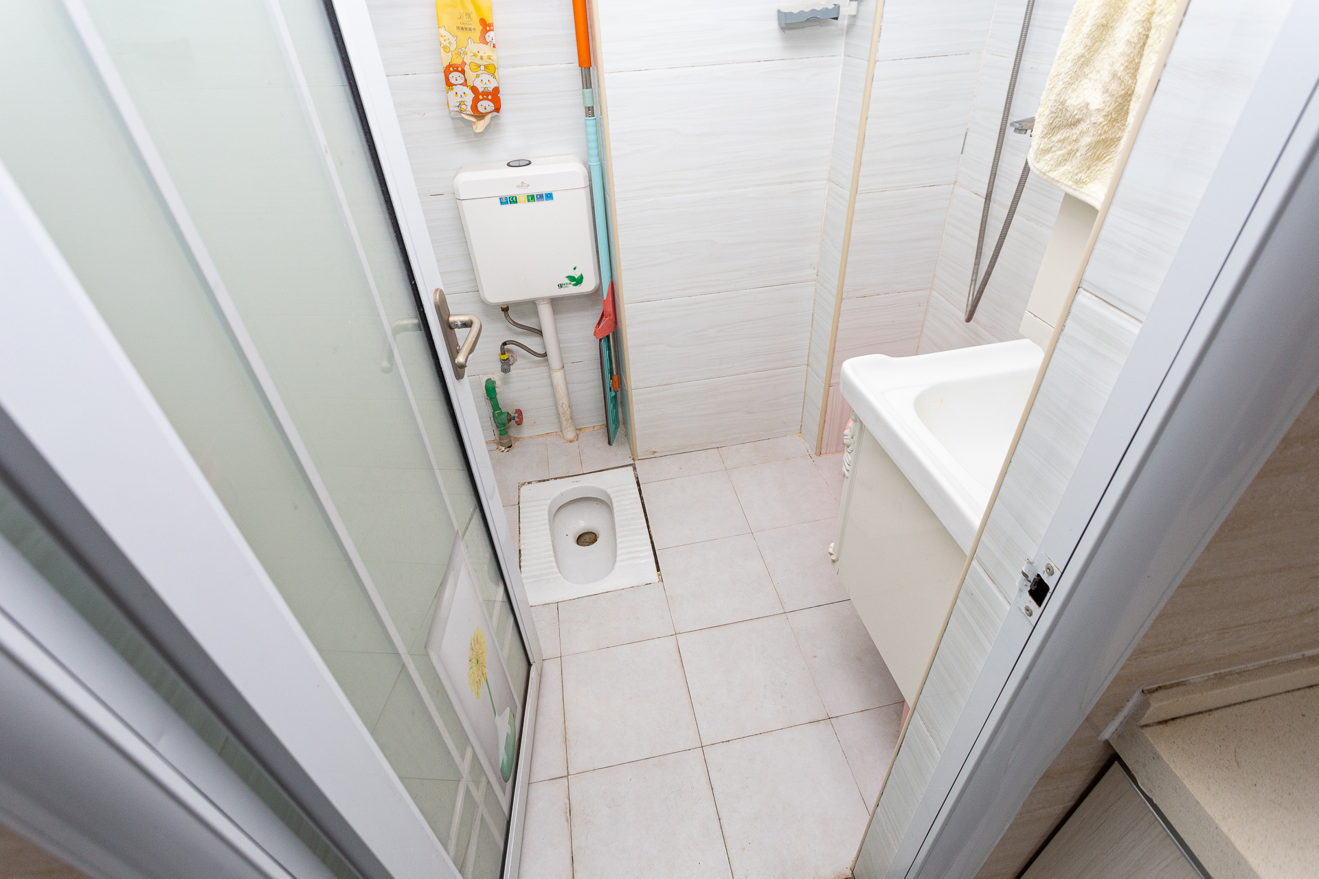 Cross尚公馆  1室1厅1卫    30.0万 Cross尚公馆  1室1厅1卫    30.0万卫生间