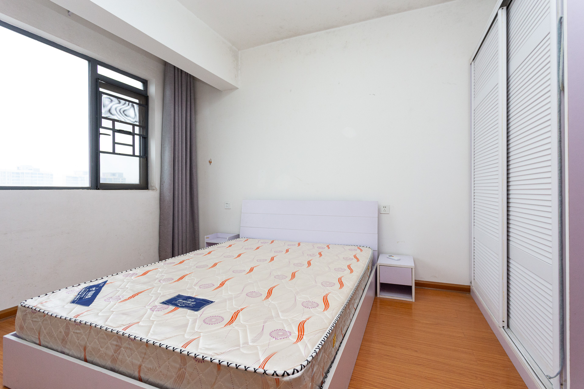 Cross尚公馆  1室1厅1卫    30.0万 Cross尚公馆  1室1厅1卫    30.0万卧室