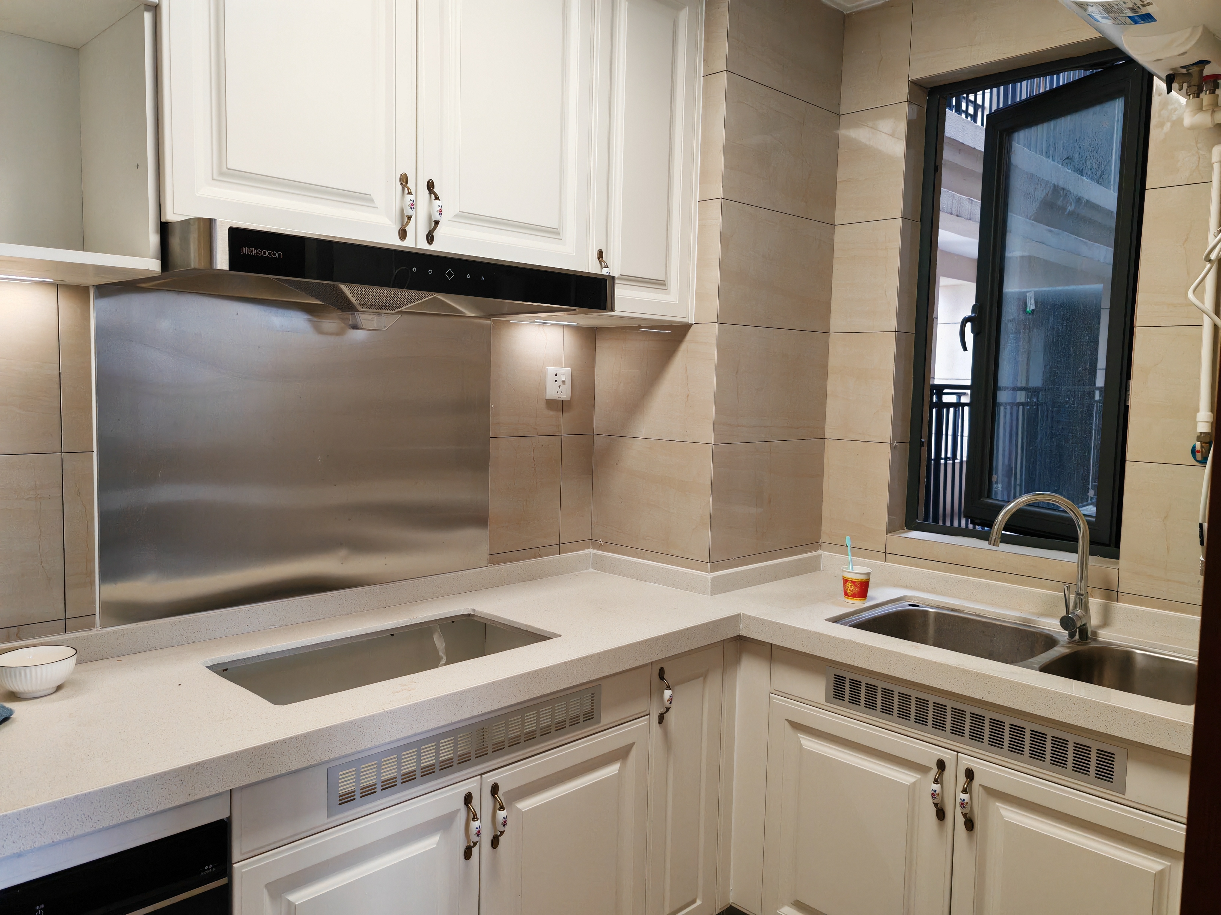 恒大名都 3室2厅1卫 1500.0元/月 恒大名都 3室2厅1卫 1500.0元/月室内图