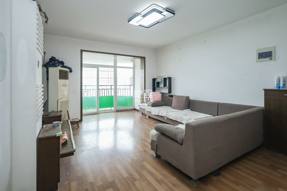 湘许嘉园  2室2厅2卫    75.0万