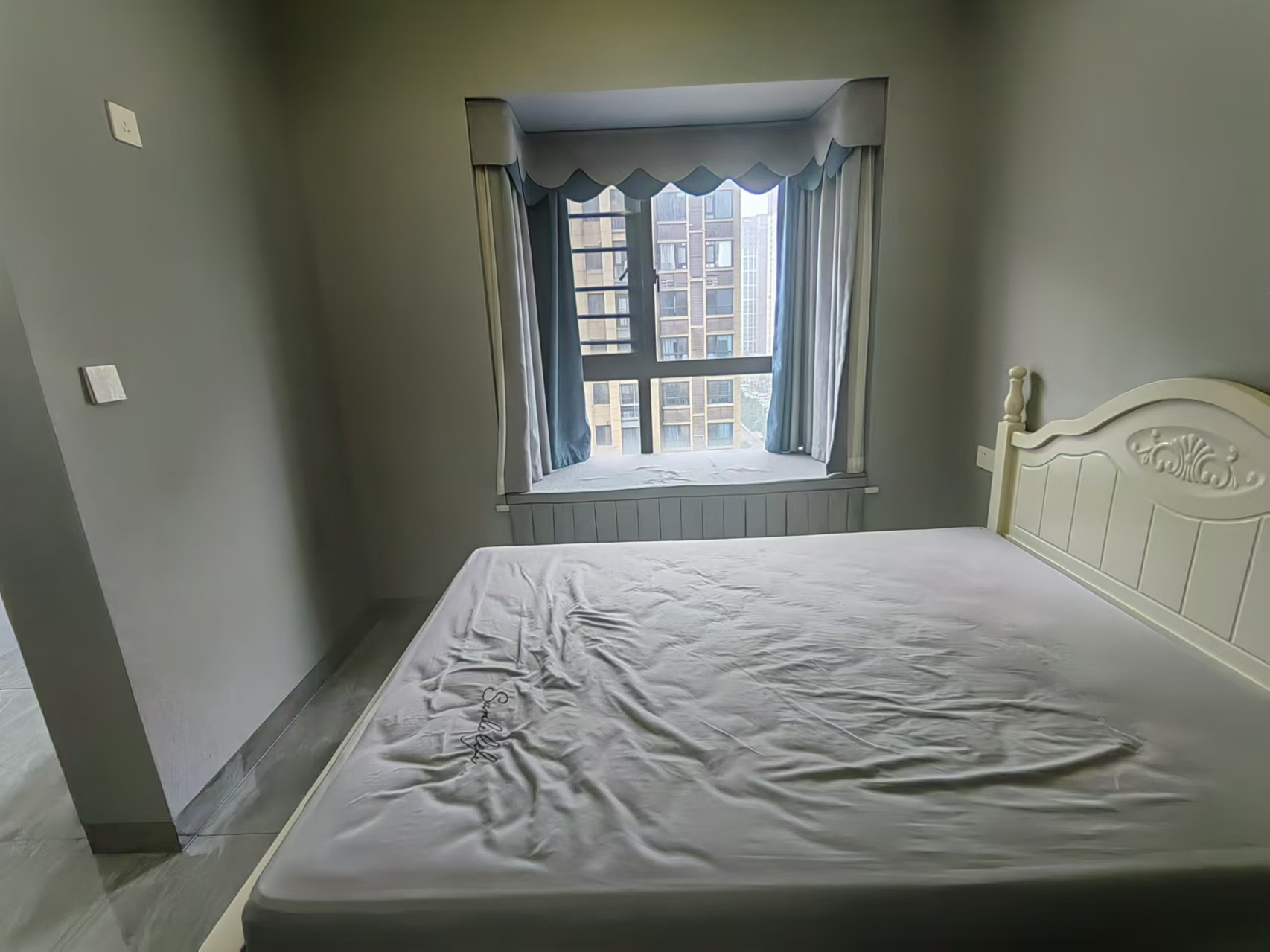 英伦首府金域豪廷 1室1厅1卫 1600.0元/月 英伦首府金域豪廷 1室1厅1卫 1600.0元/月室内图