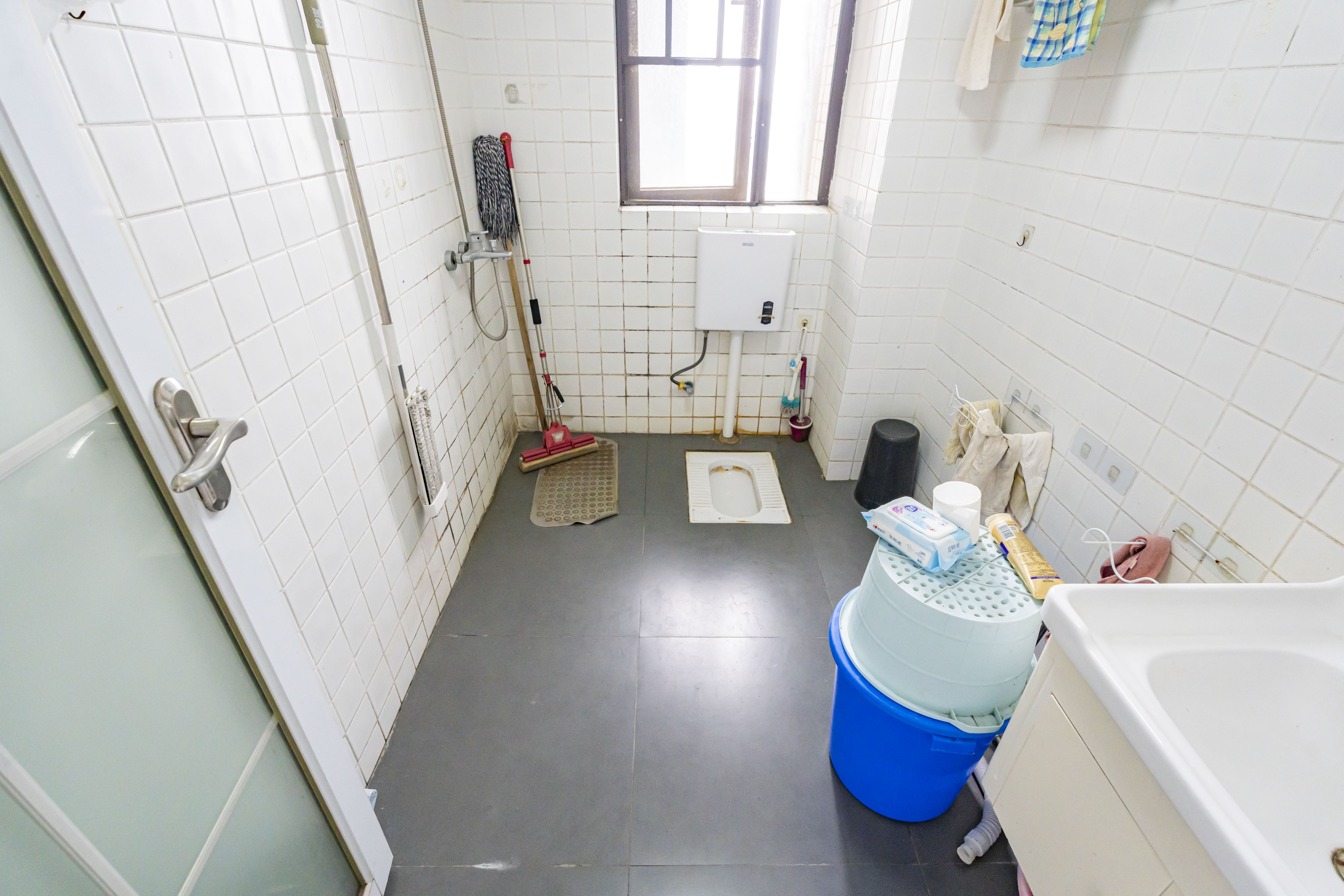 听香水榭  3室2厅1卫   88.00万卫生间