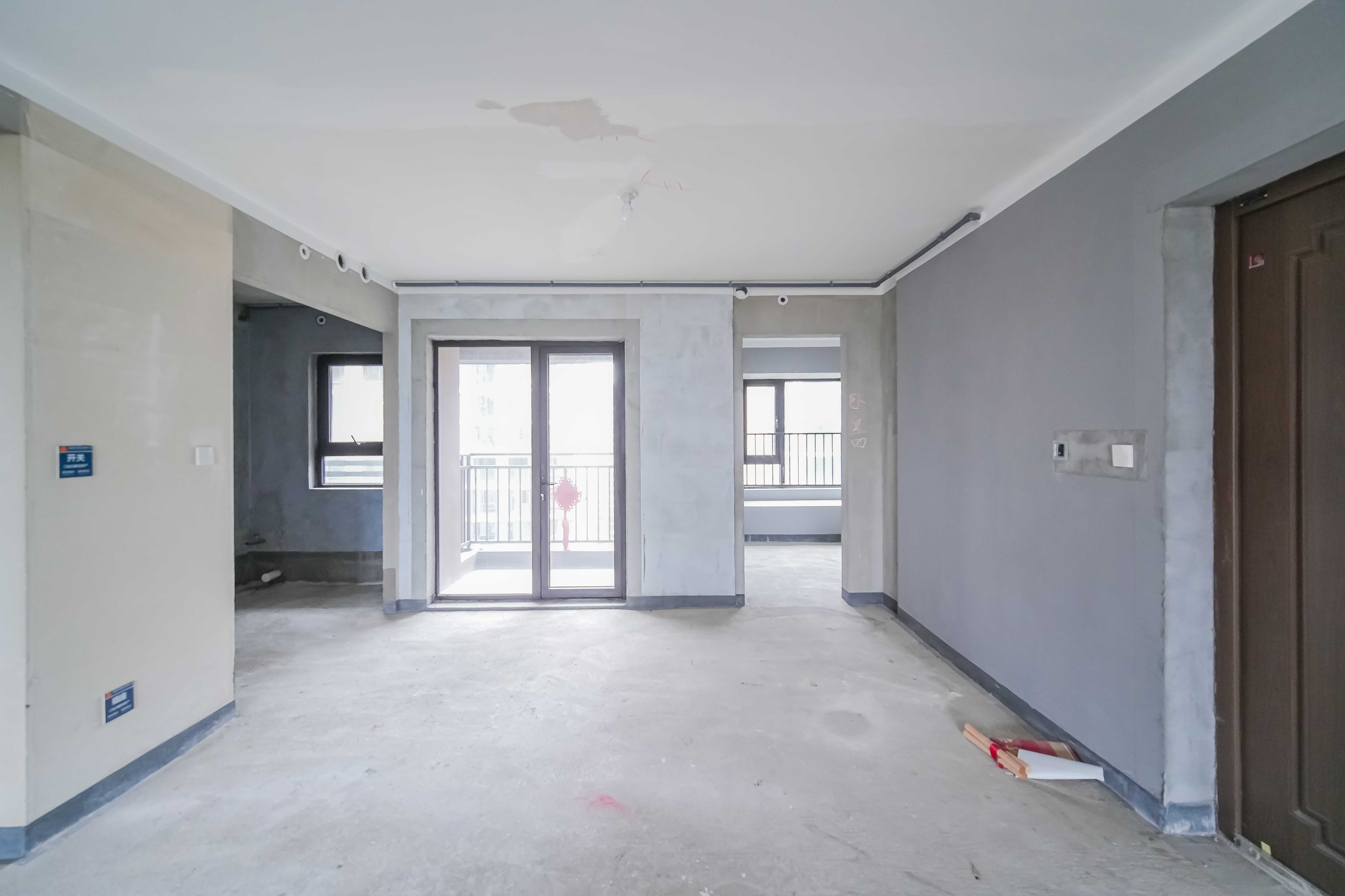 建发玖洲和玺  4室2厅2卫   185.00万其他