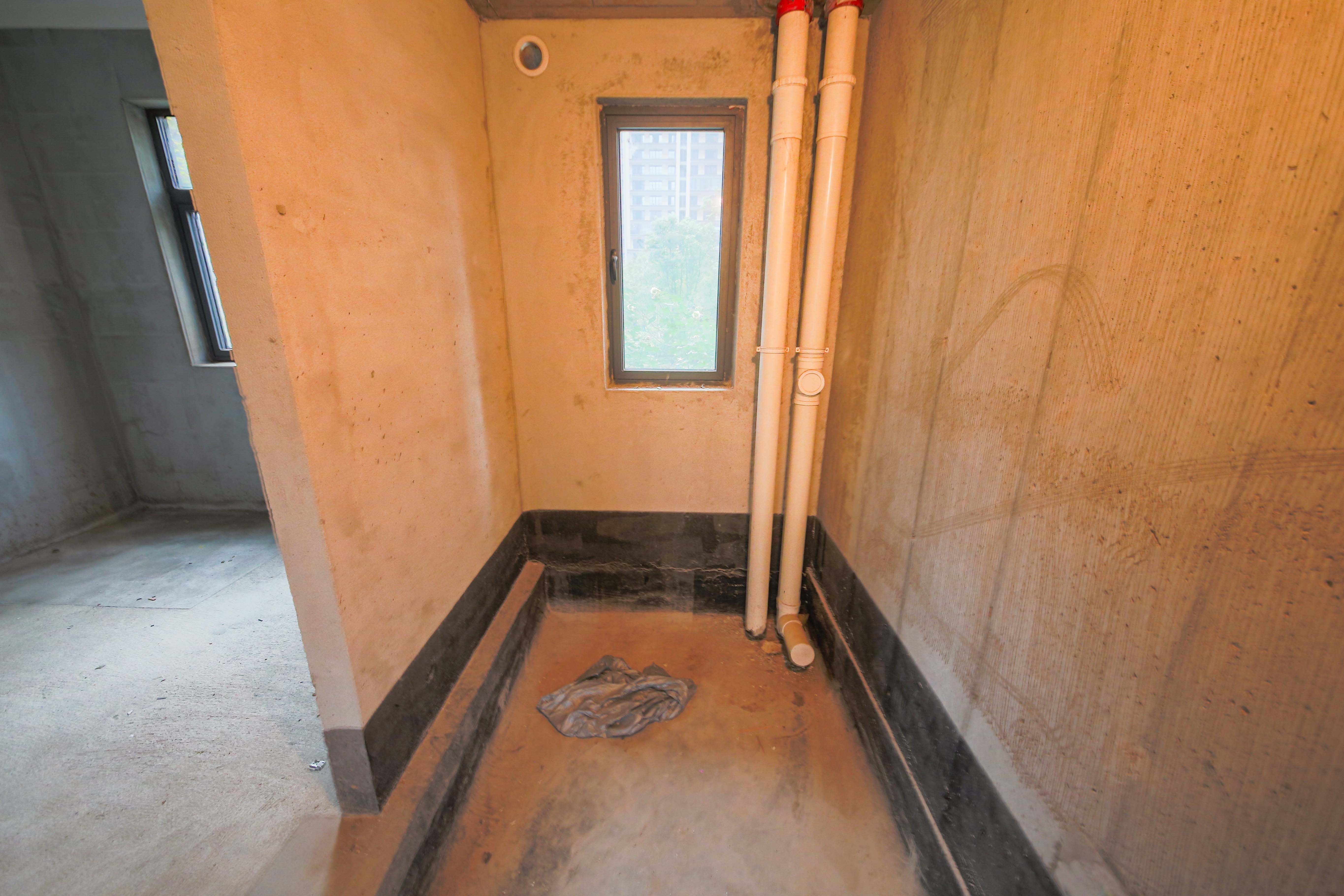 中建钰和城  4室2厅2卫   165.00万卫生间