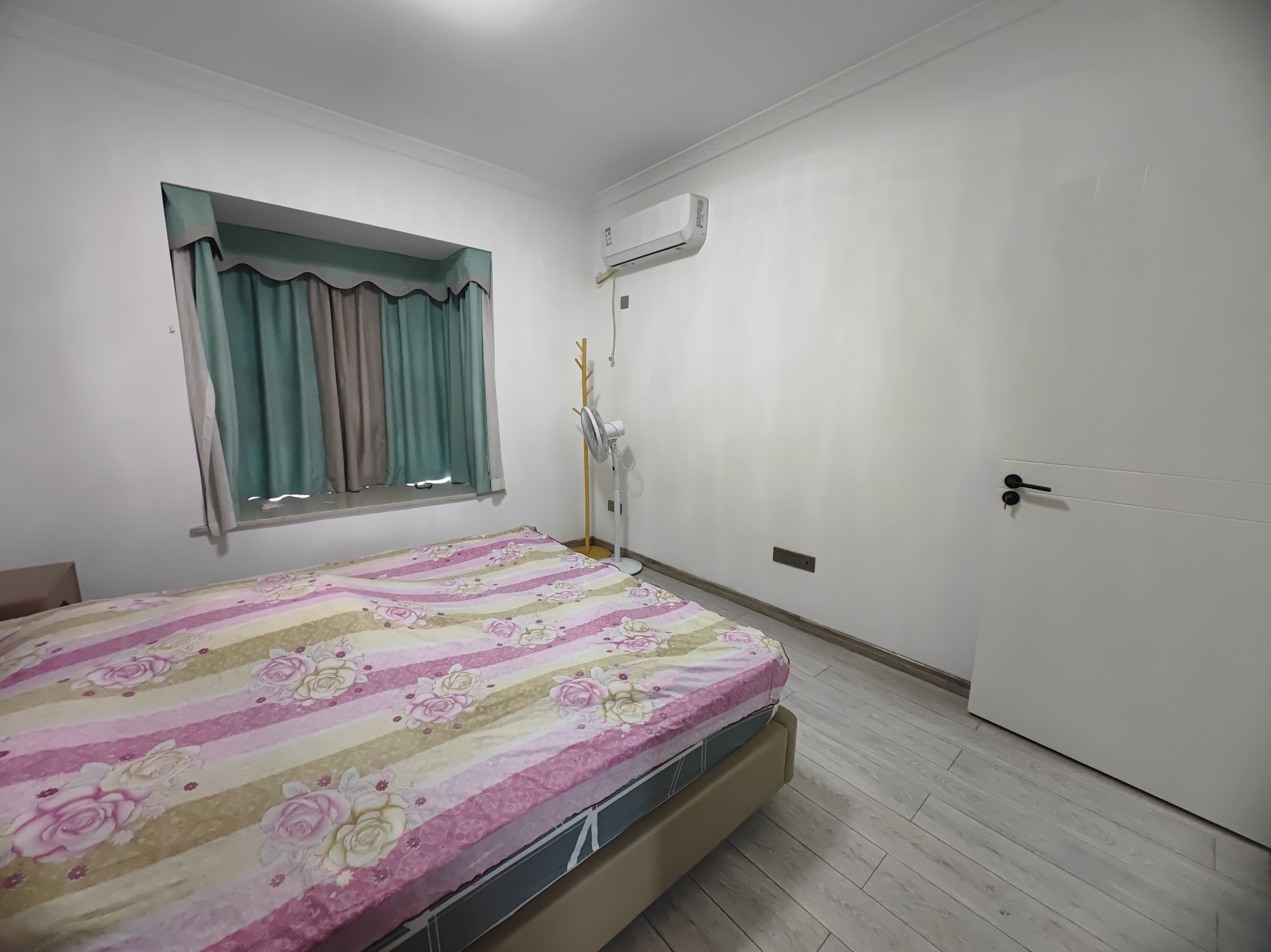 提香蓝岸 4室2厅2卫 74.0万 提香蓝岸 4室2厅2卫 74.0万室内图