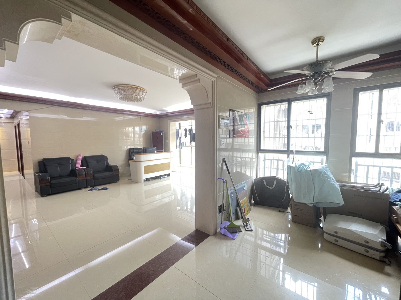 金海广场 4室2厅2卫 5000.0元/月 金海广场 4室2厅2卫 5000.0元/月室内图