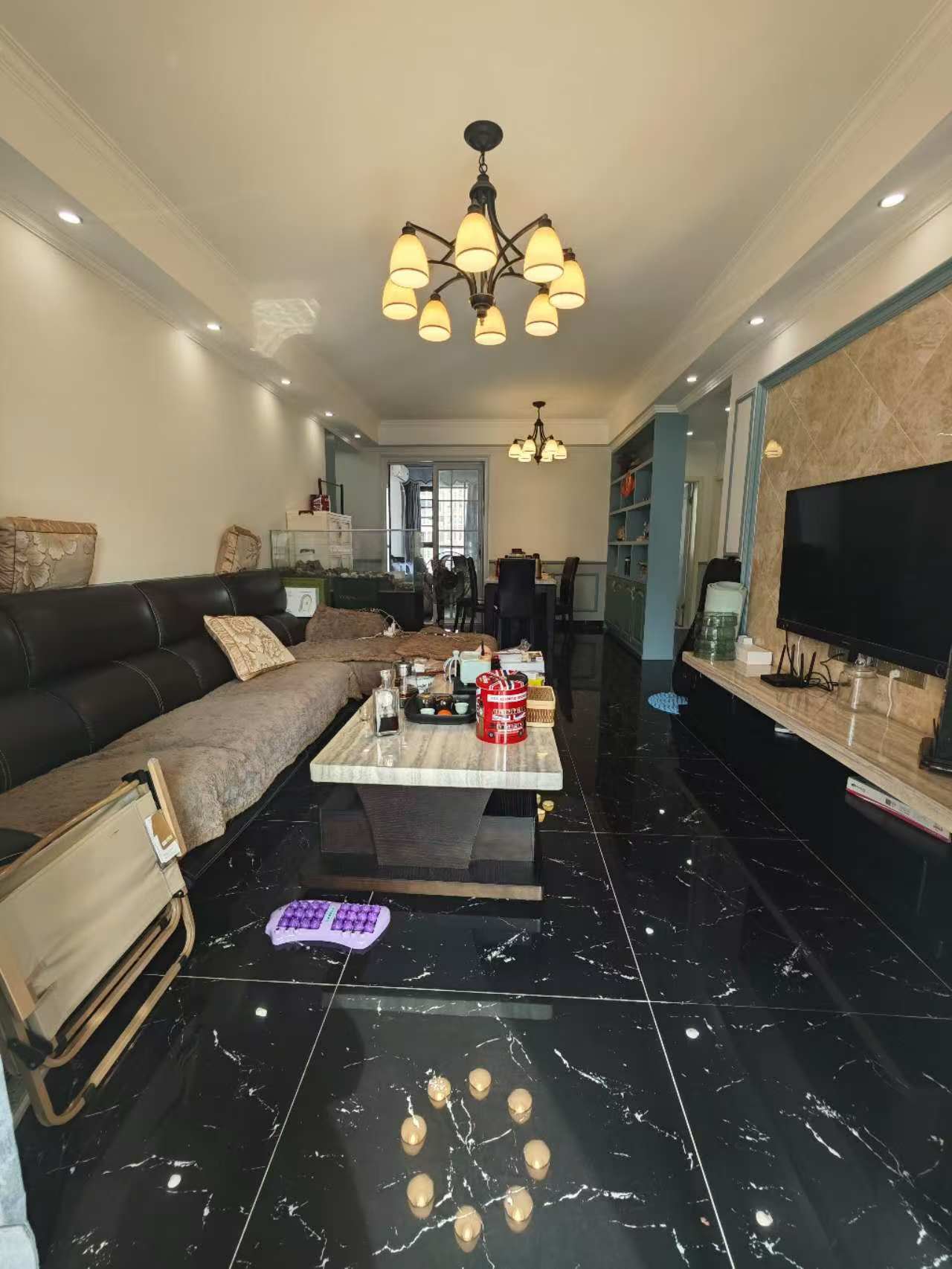 绿地海外滩一期 4室2厅2卫 3000.0元/月 绿地海外滩一期 4室2厅2卫 3000.0元/月室内图