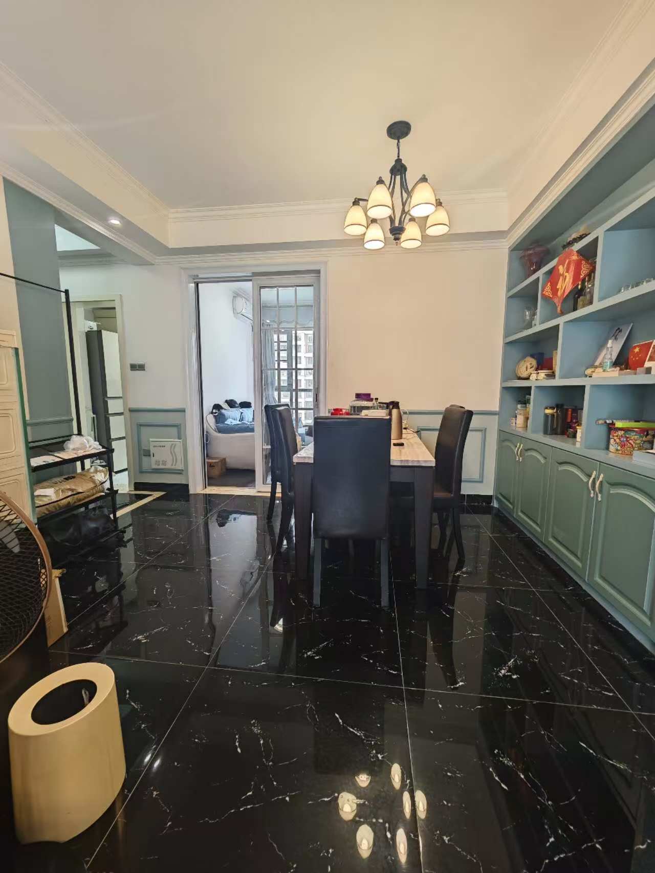 绿地海外滩一期 4室2厅2卫 3000.0元/月 绿地海外滩一期 4室2厅2卫 3000.0元/月室内图