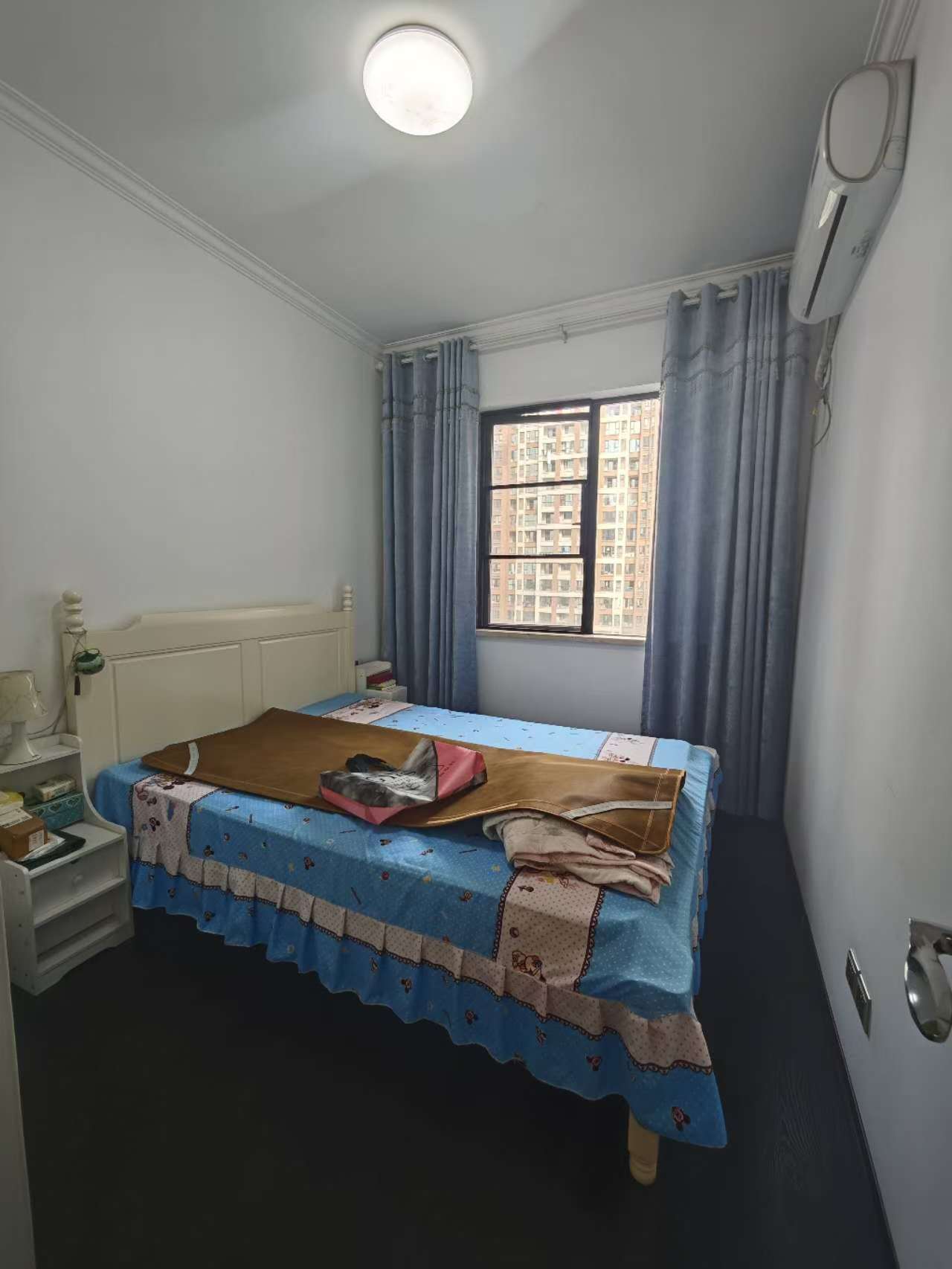 绿地海外滩一期 4室2厅2卫 3000.0元/月 绿地海外滩一期 4室2厅2卫 3000.0元/月室内图