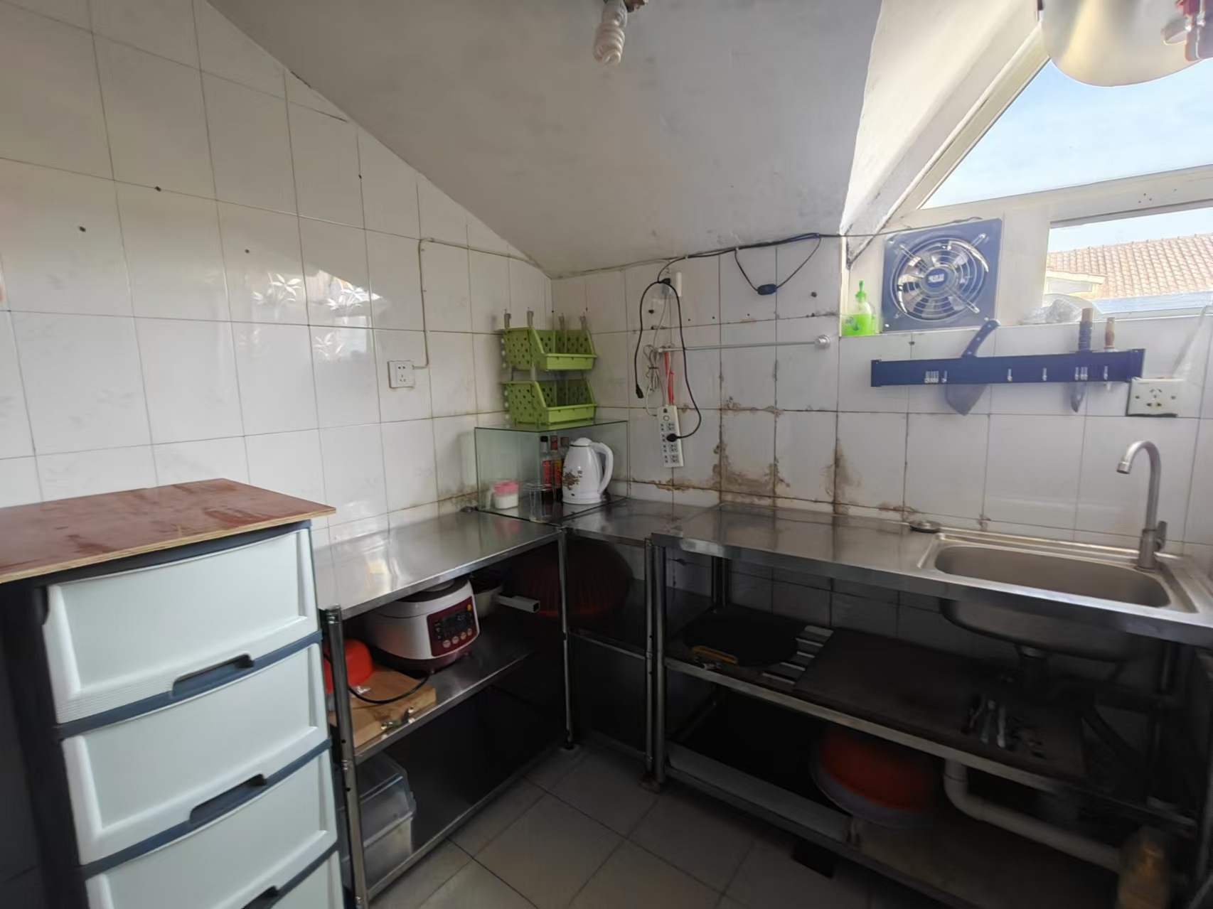 高桥社区高福星小区  2室2厅1卫    1000.0元/月 高桥社区高福星小区  2室2厅1卫    1000.0元/月室内图