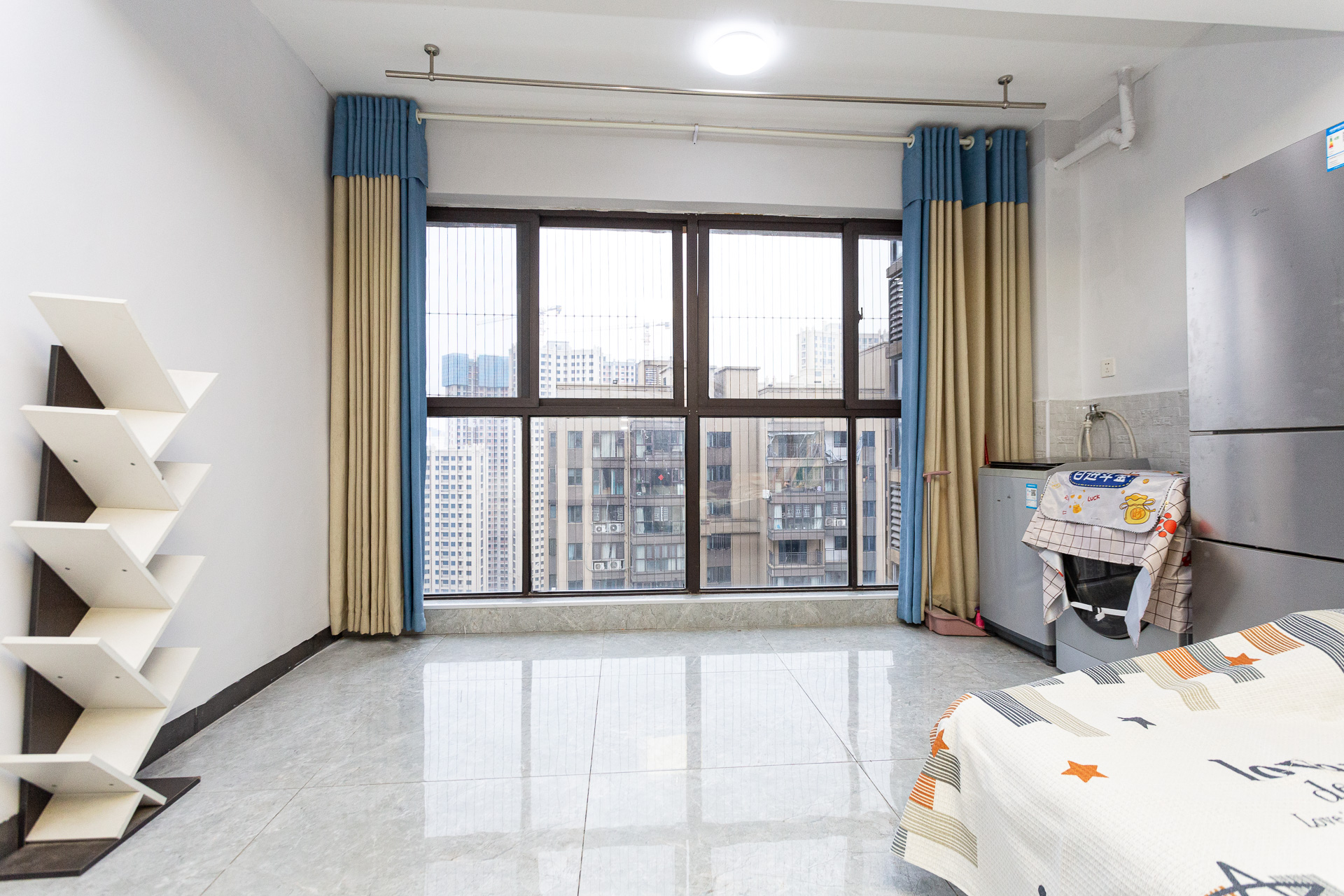 勤诚达境界城 4室2厅1卫 118.0万 勤诚达境界城 4室2厅1卫 118.0万阳台