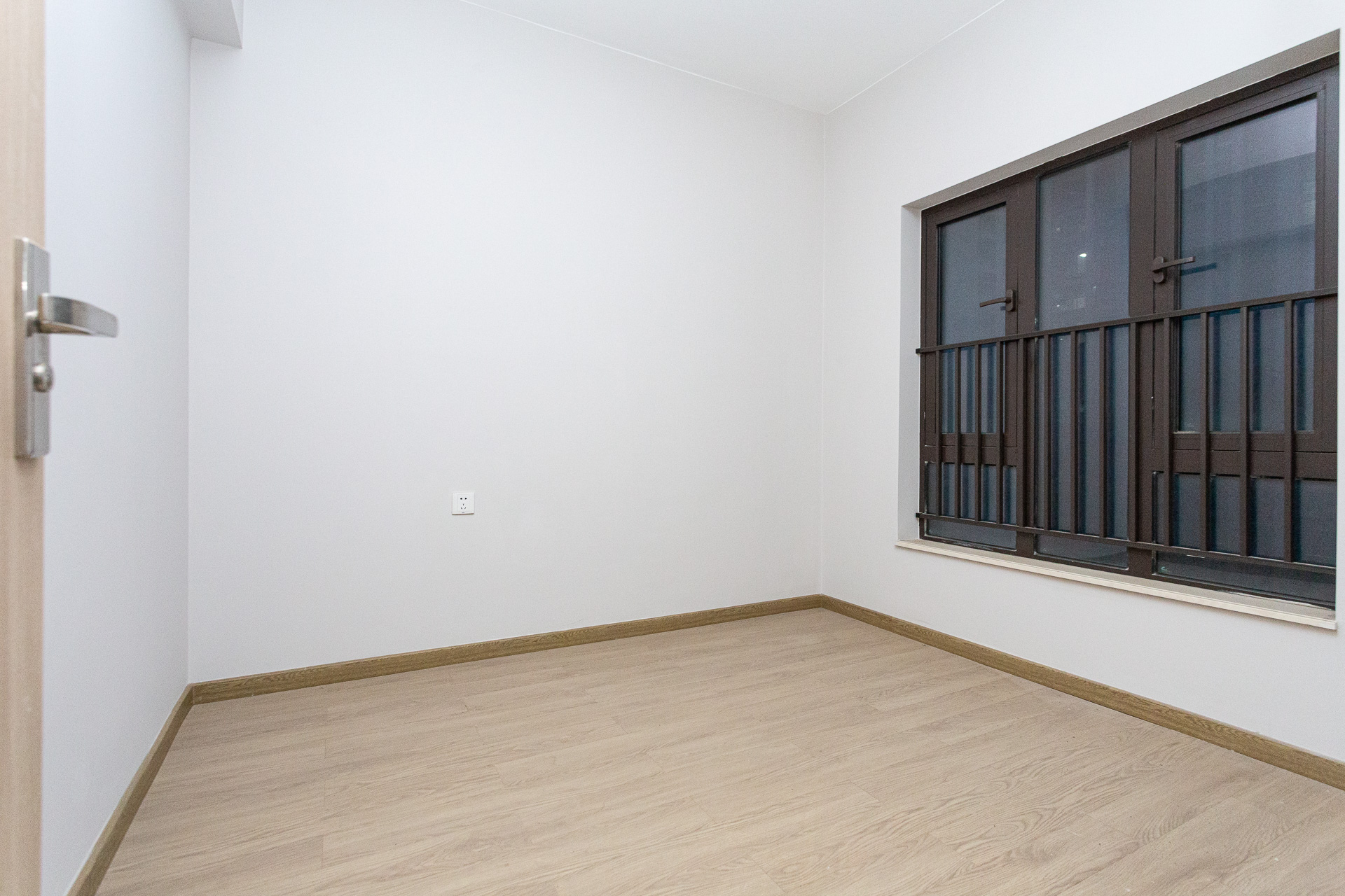 时代倾城五期 4室2厅2卫 105.0万 时代倾城五期 4室2厅2卫 105.0万卧室