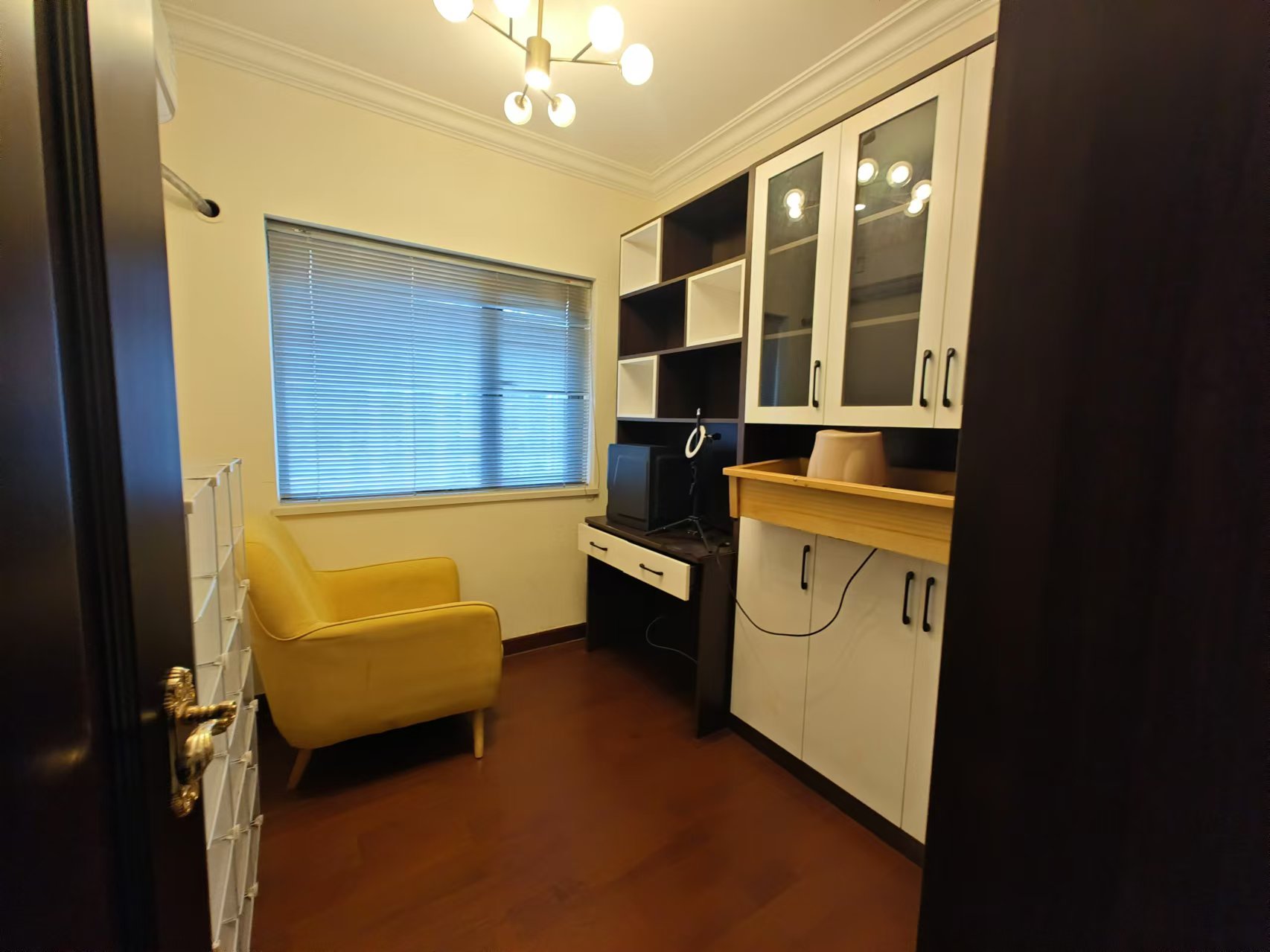 恒大华府  4室2厅2卫    105.8万 恒大华府  4室2厅2卫    105.8万室内图