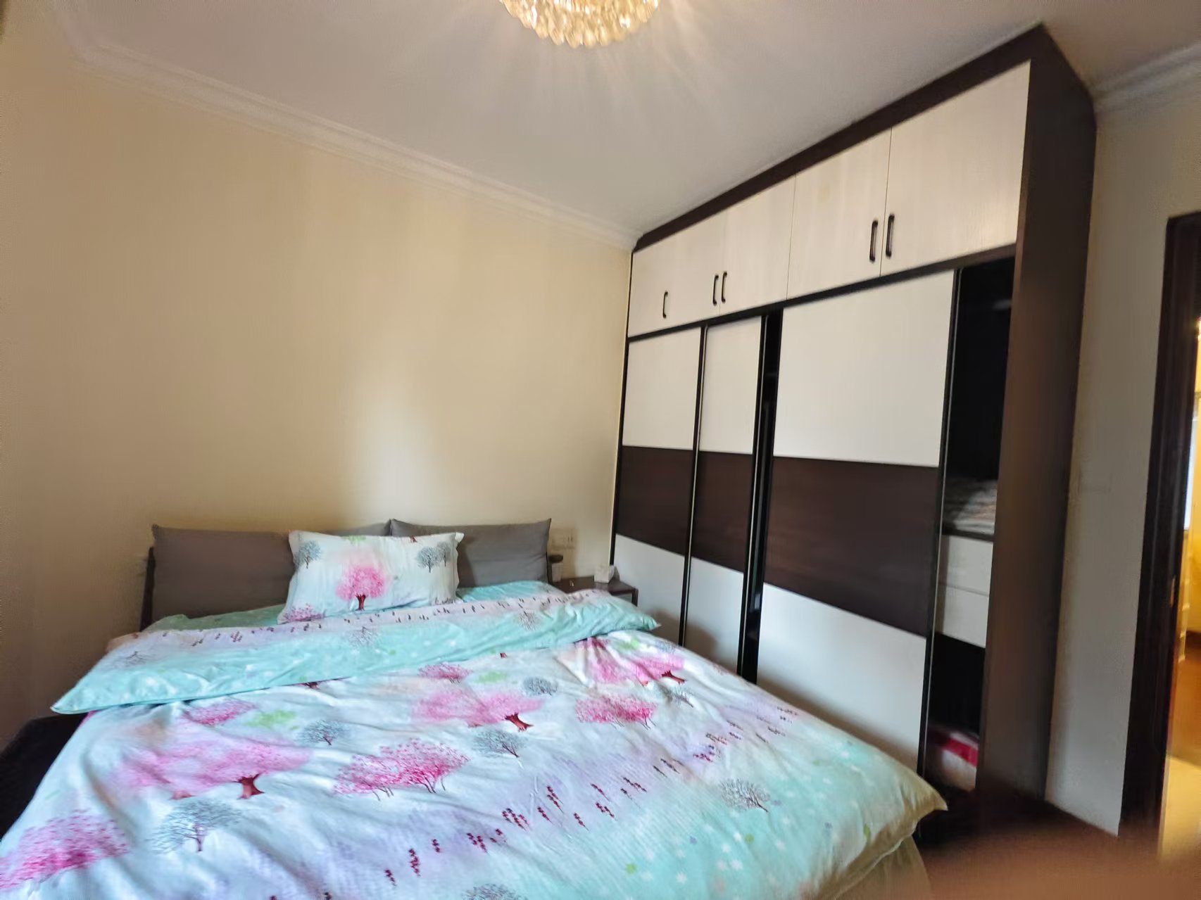 恒大华府  4室2厅2卫    105.8万 恒大华府  4室2厅2卫    105.8万室内图