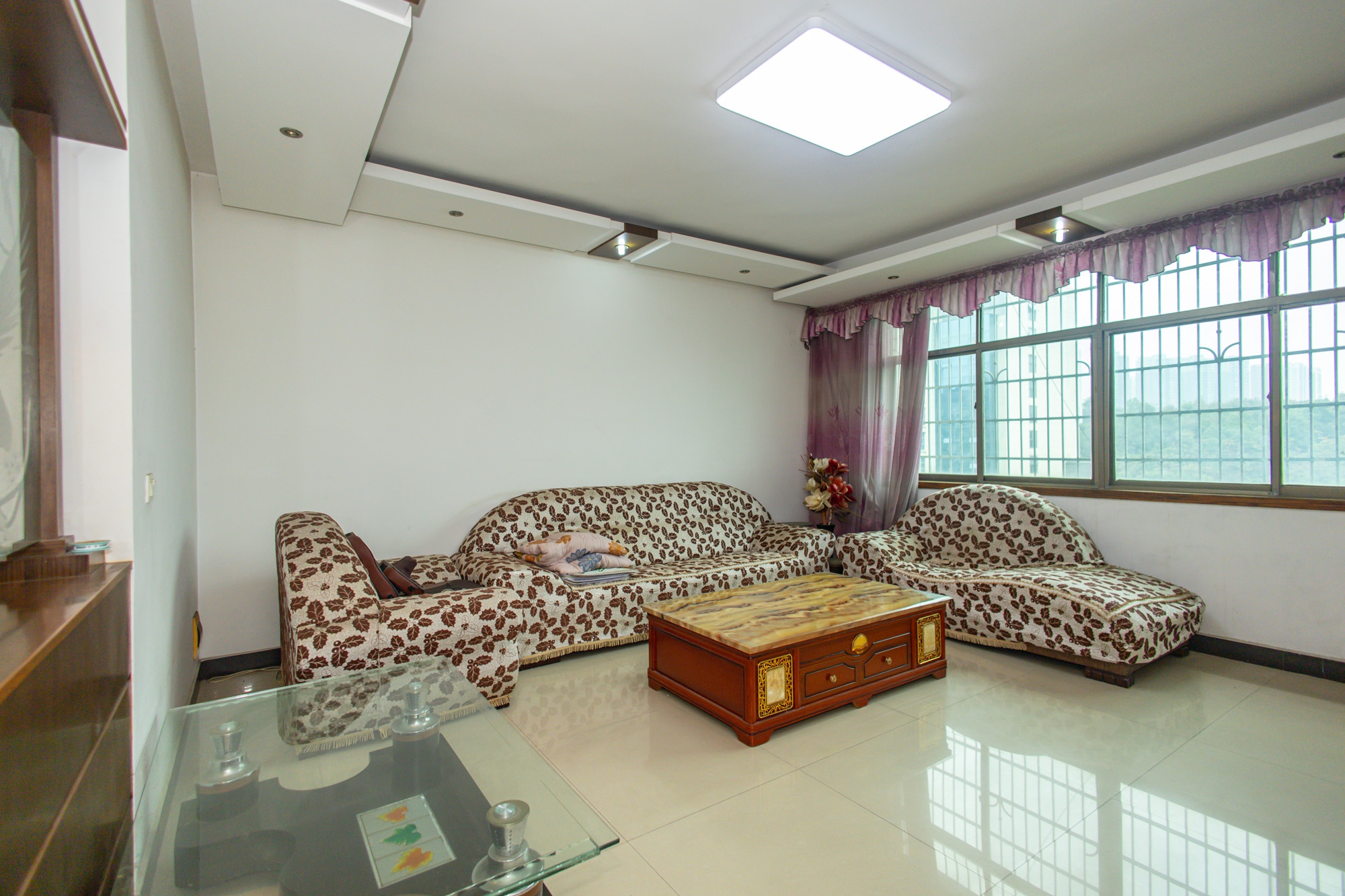 灰埠小区(灰埠社区)  4室2厅2卫    57.8万 灰埠小区(灰埠社区)  4室2厅2卫    57.8万客厅