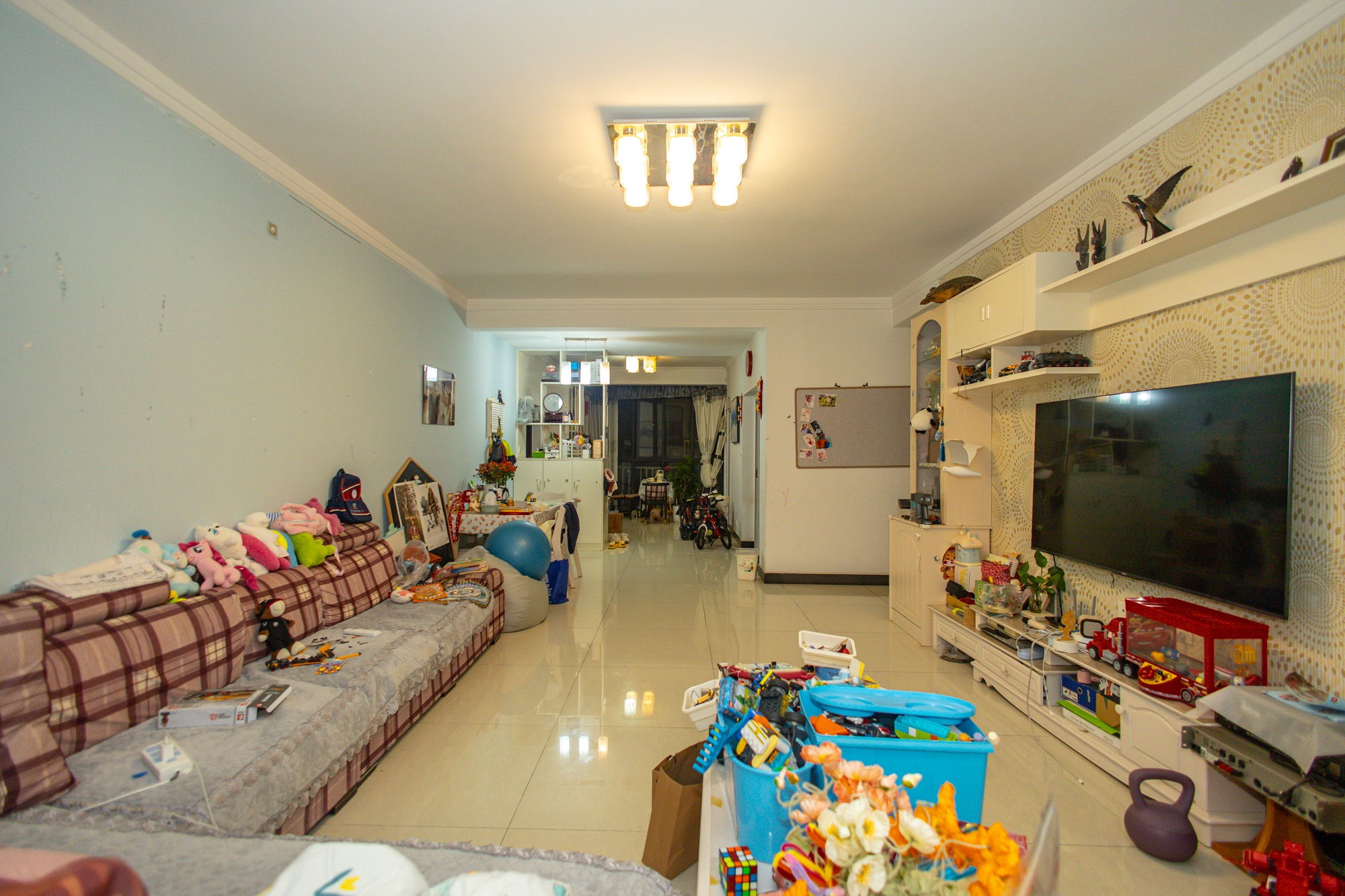 幸福洋房 3室2厅2卫 74.0万 幸福洋房 3室2厅2卫 74.0万客厅