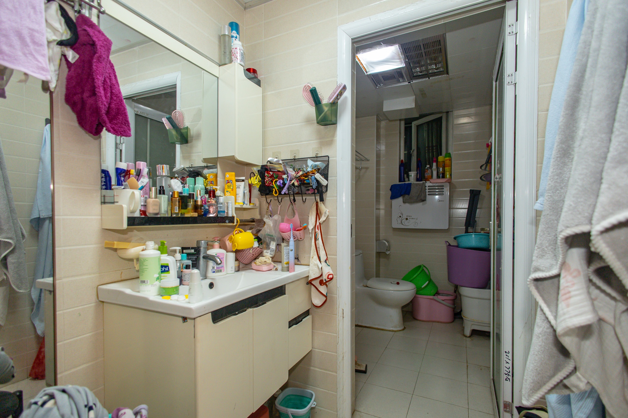 幸福洋房 3室2厅2卫 74.0万 幸福洋房 3室2厅2卫 74.0万卫生间