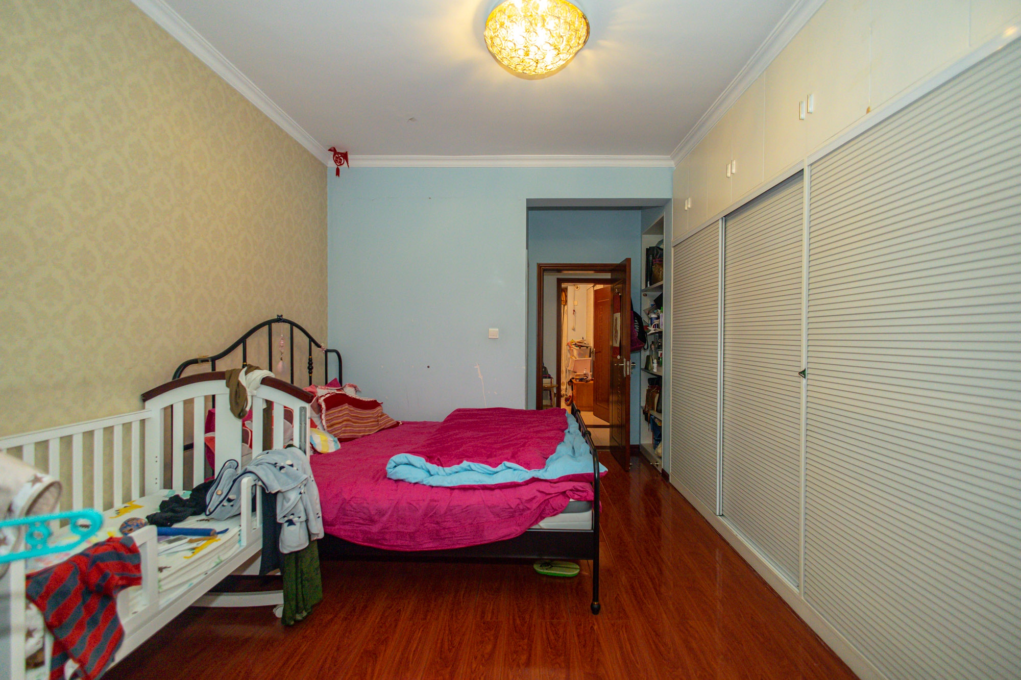 幸福洋房 3室2厅2卫 74.0万 幸福洋房 3室2厅2卫 74.0万卧室