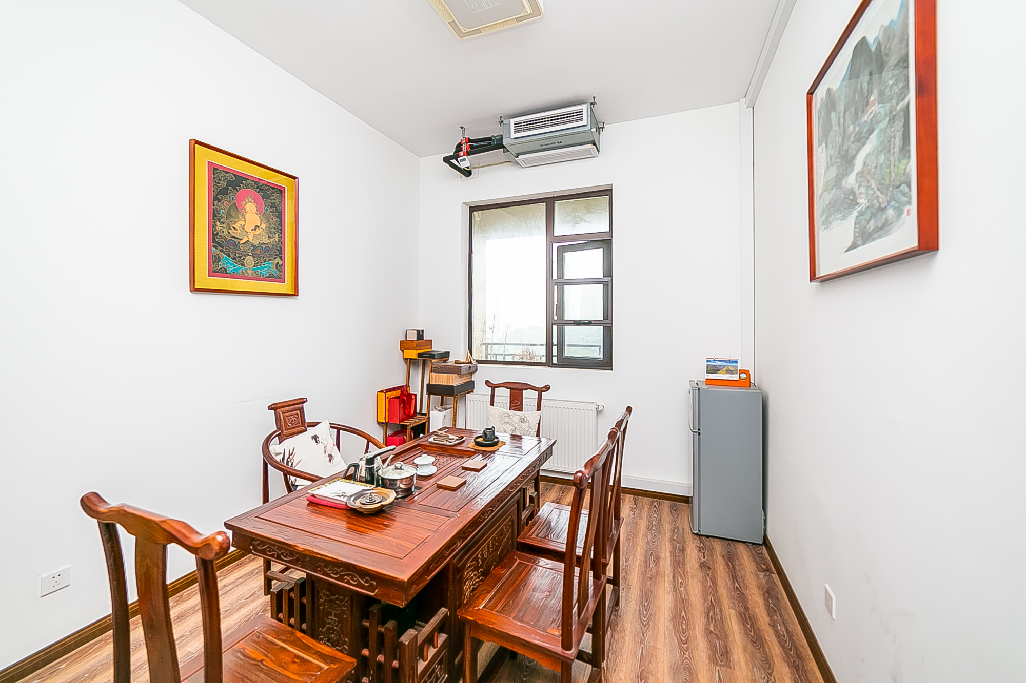 中建江山壹号  4室2厅2卫    550.0万 中建江山壹号  4室2厅2卫    550.0万卧室