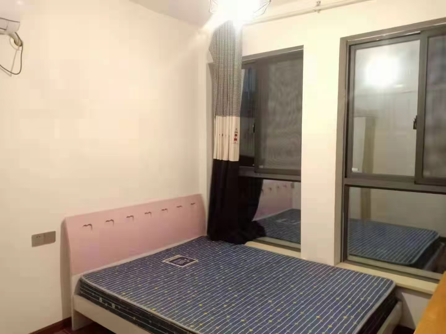 东城商业广场(东成)  2室2厅1卫    2000.0元/月 东城商业广场(东成)  2室2厅1卫    2000.0元/月室内图