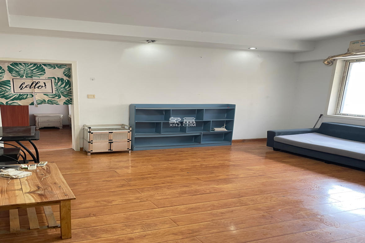 福鑫大厦  1室1厅1卫    1000.0元/月 福鑫大厦  1室1厅1卫    1000.0元/月室内图1